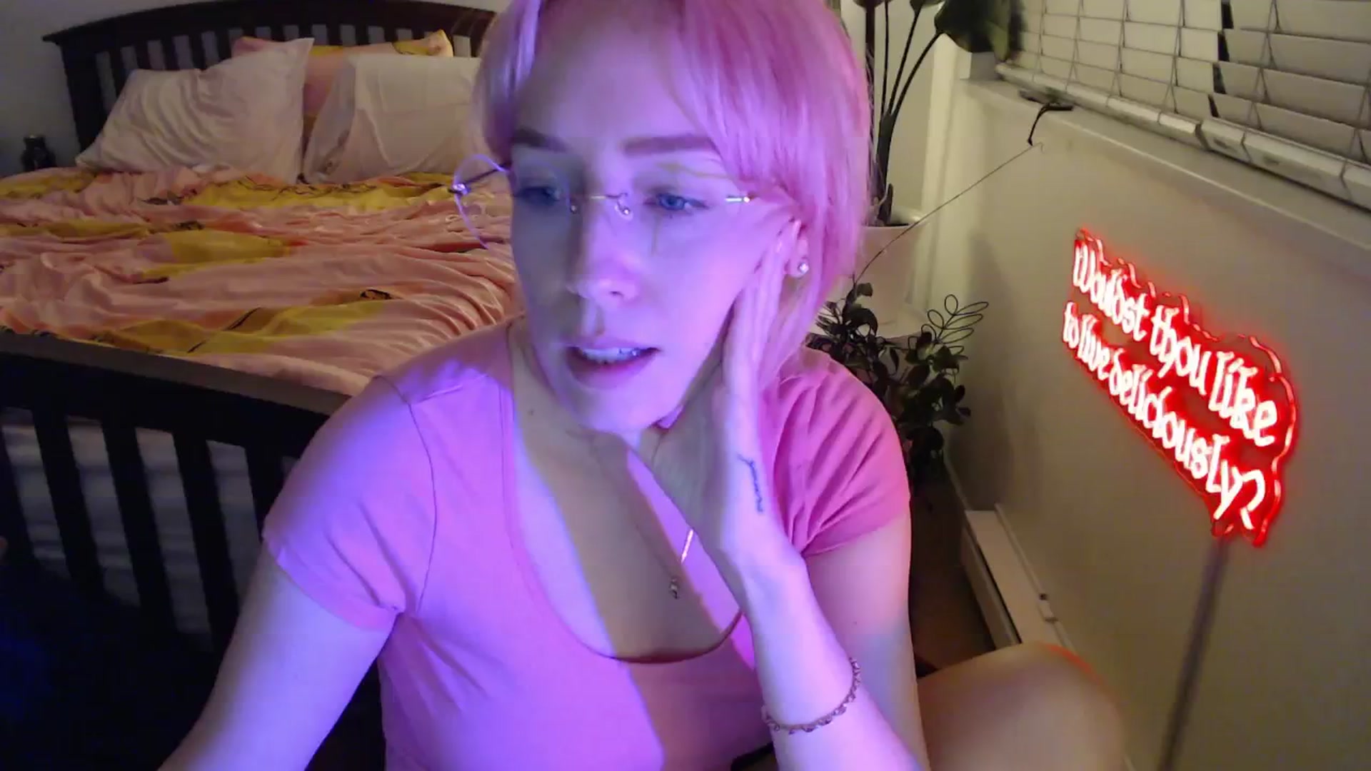 Gallery image thumbnail from NahlaHoney's myfreecams stream on, 10/16/2025, 04:05 image 7 of 20