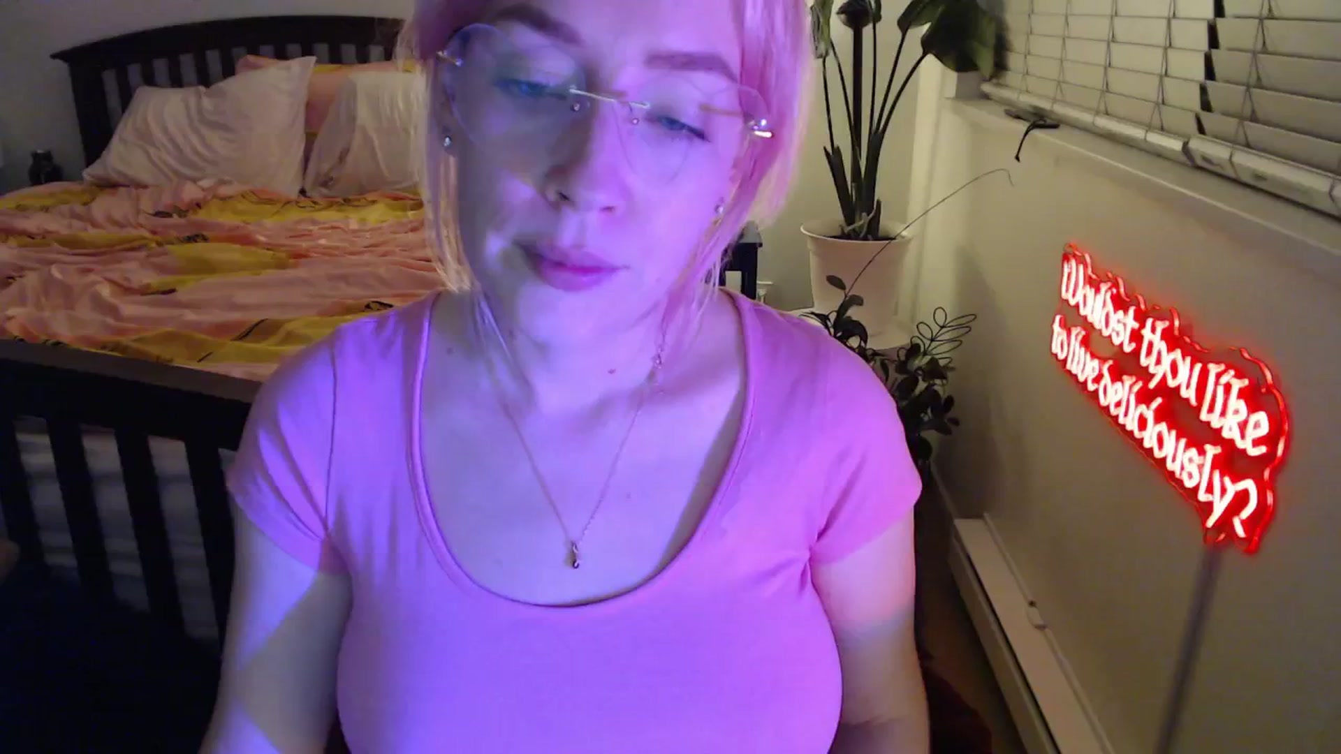 Gallery image thumbnail from NahlaHoney's myfreecams stream on, 10/16/2025, 04:05 image 17 of 20