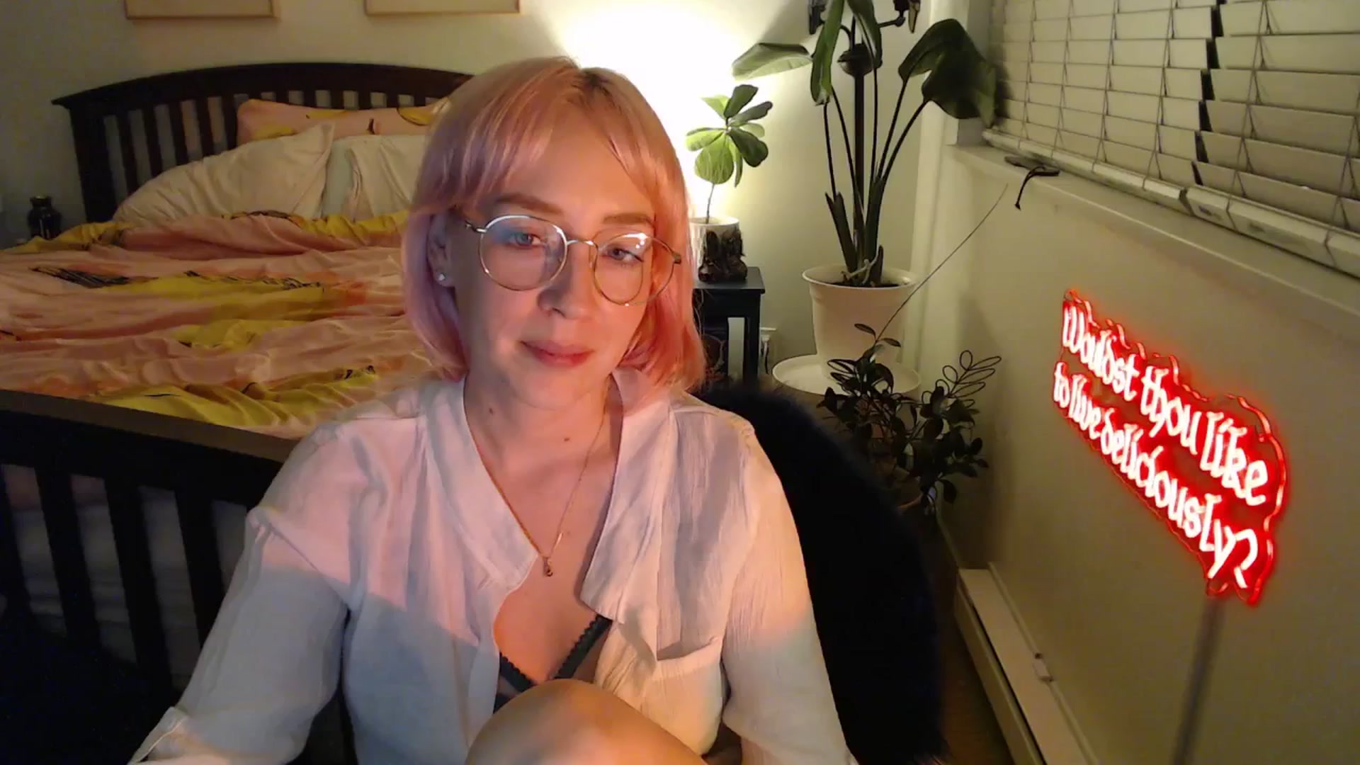 Gallery image thumbnail from NahlaHoney's myfreecams stream on, 10/18/2025, 05:03 image 19 of 20