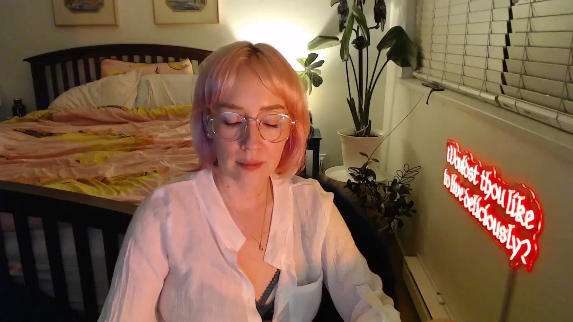 Gallery image thumbnail from NahlaHoney's myfreecams stream on, 10/18/2025, 05:03 image 13 of 20