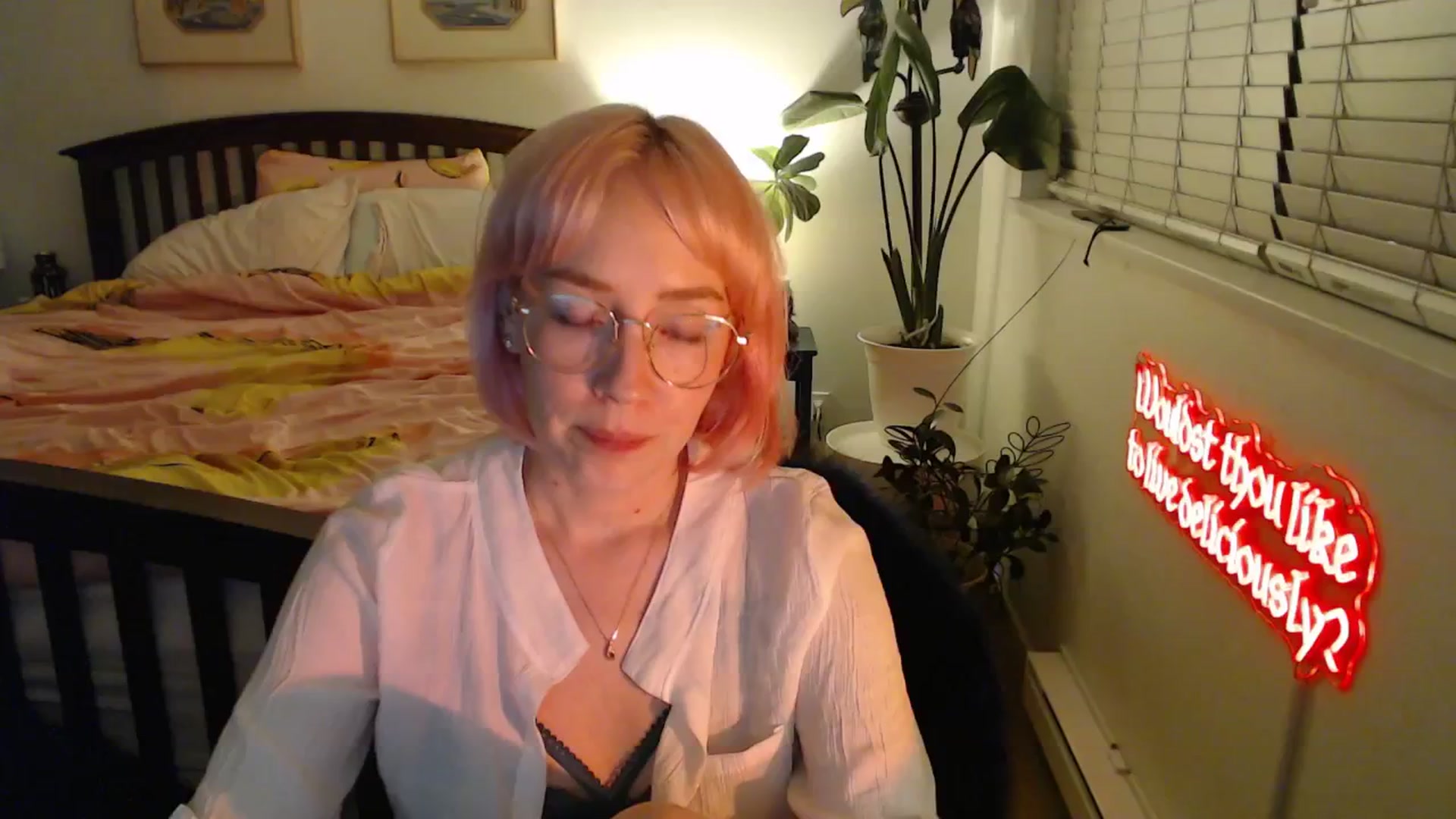 Gallery image thumbnail from NahlaHoney's myfreecams stream on, 10/18/2025, 05:03 image 17 of 20