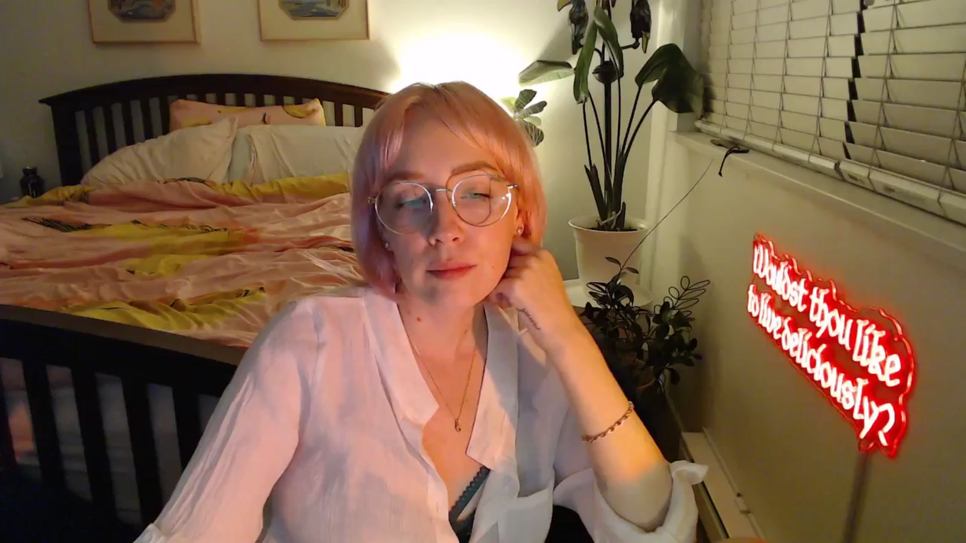 Gallery image thumbnail from NahlaHoney's myfreecams stream on, 10/18/2025, 05:03 image 12 of 20