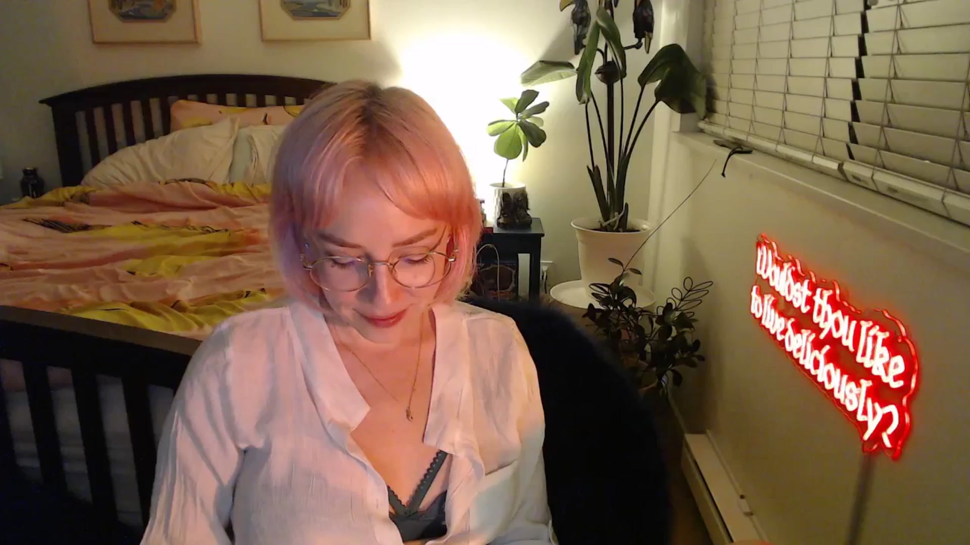 Gallery image thumbnail from NahlaHoney's myfreecams stream on, 10/18/2025, 05:03 image 15 of 20