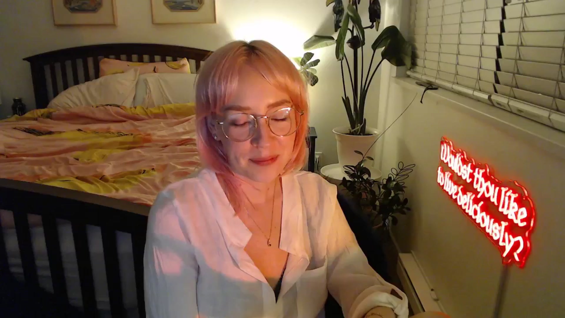 Gallery image thumbnail from NahlaHoney's myfreecams stream on, 10/18/2025, 05:03 image 8 of 20
