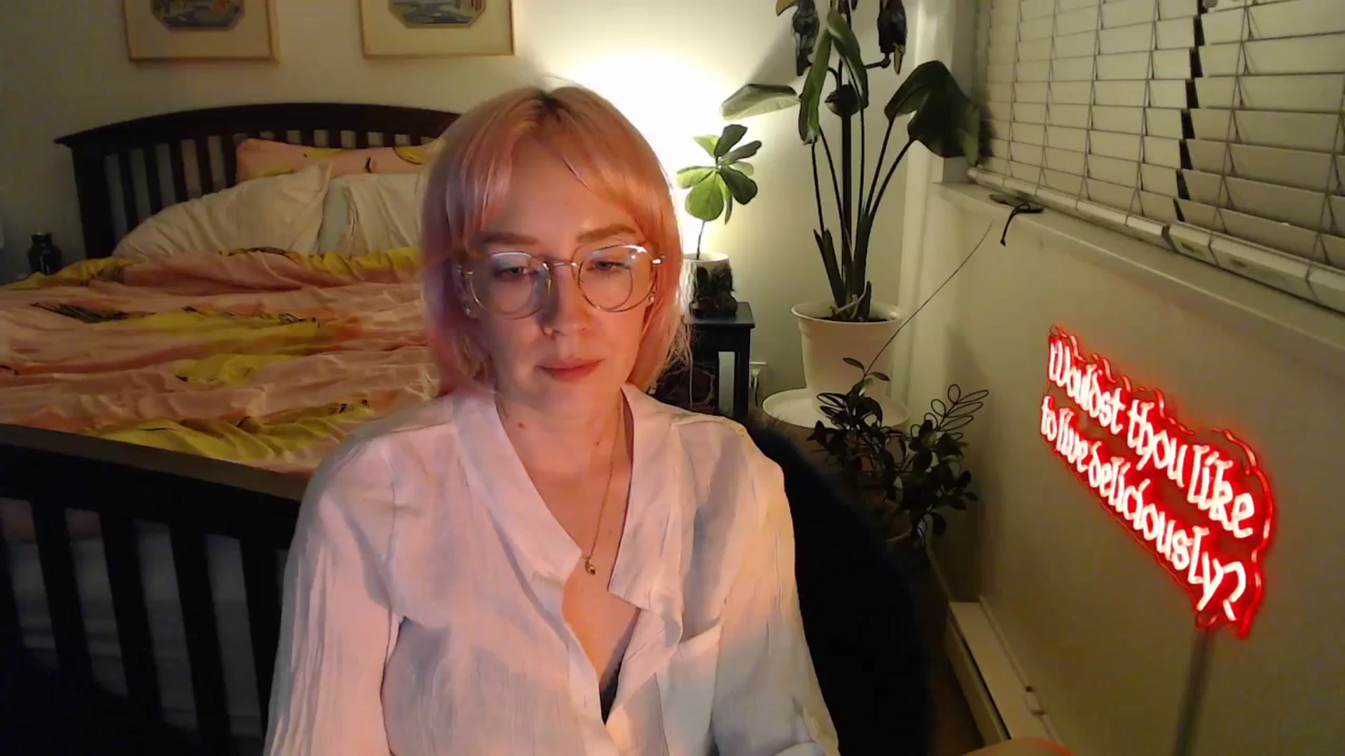 Gallery image thumbnail from NahlaHoney's myfreecams stream on, 10/18/2025, 05:03 image 9 of 20