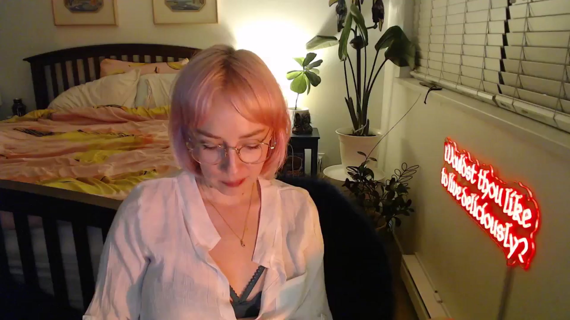 Gallery image thumbnail from NahlaHoney's myfreecams stream on, 10/18/2025, 05:03 image 16 of 20