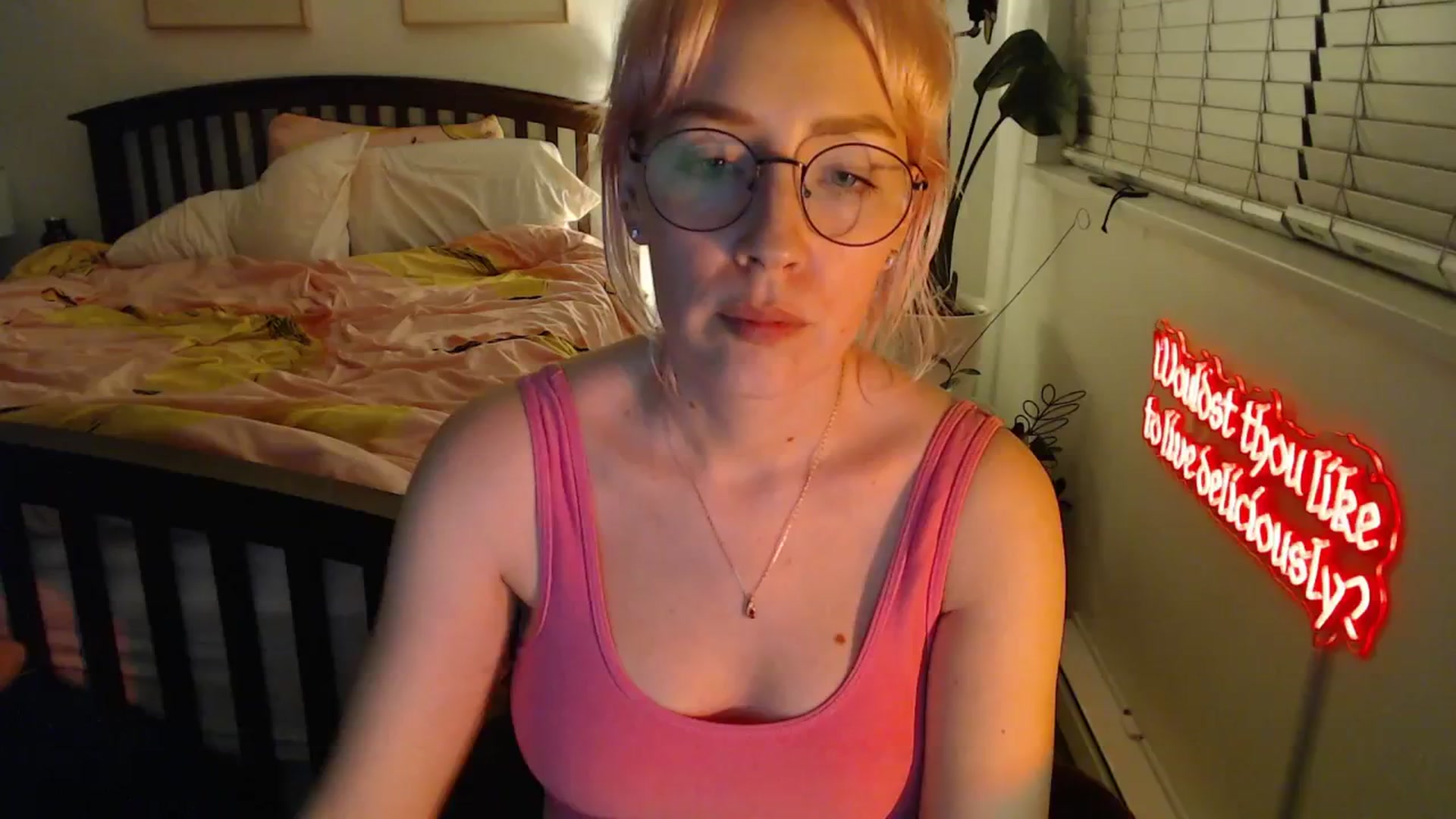 Gallery image thumbnail from NahlaHoney's myfreecams stream on, 10/21/2025, 03:58 image 15 of 20