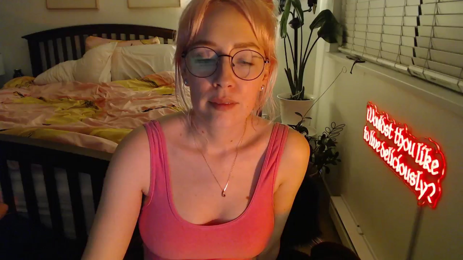 Gallery image thumbnail from NahlaHoney's myfreecams stream on, 10/21/2025, 03:58 image 16 of 20