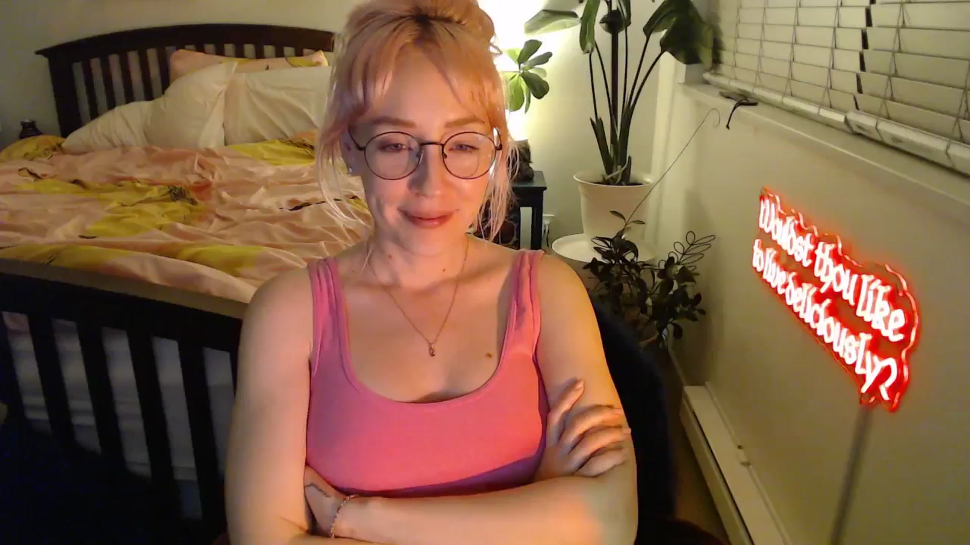 Gallery image thumbnail from NahlaHoney's myfreecams stream on, 10/21/2025, 03:58 image 2 of 20