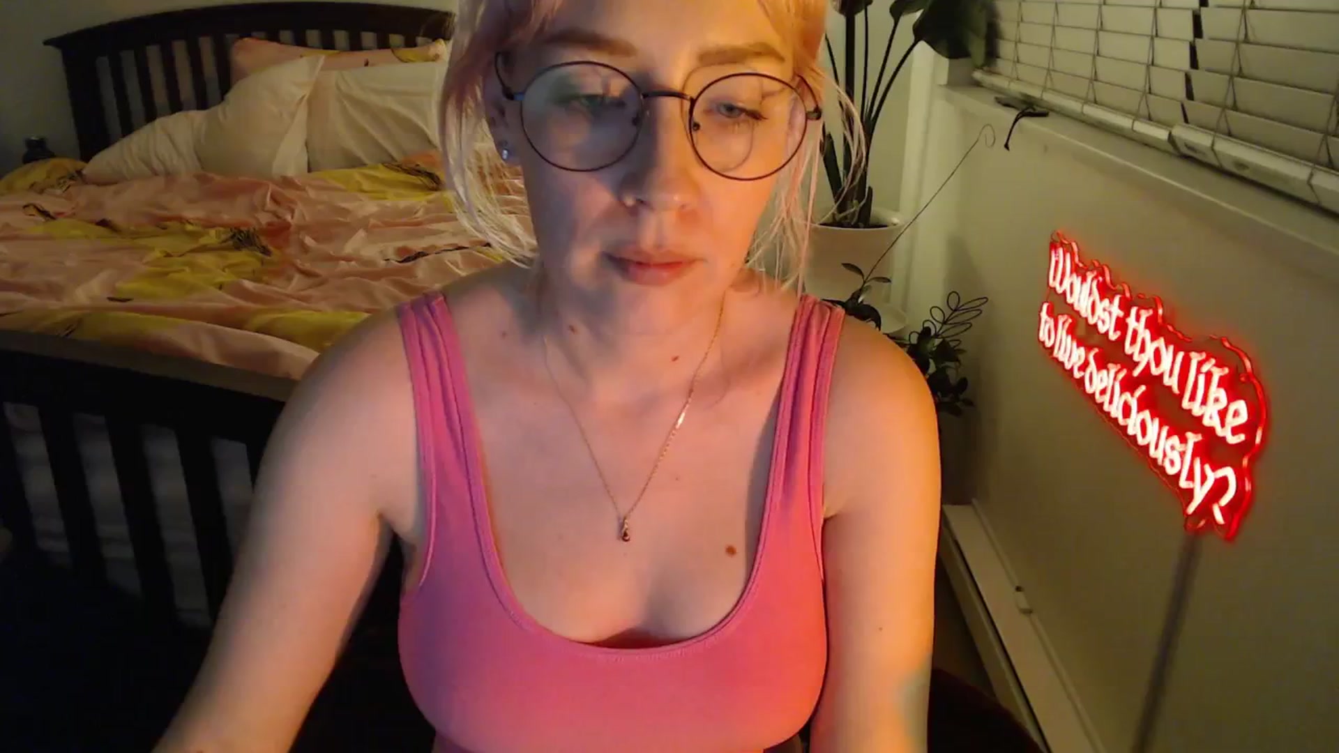 Gallery image thumbnail from NahlaHoney's myfreecams stream on, 10/21/2025, 03:58 image 10 of 20