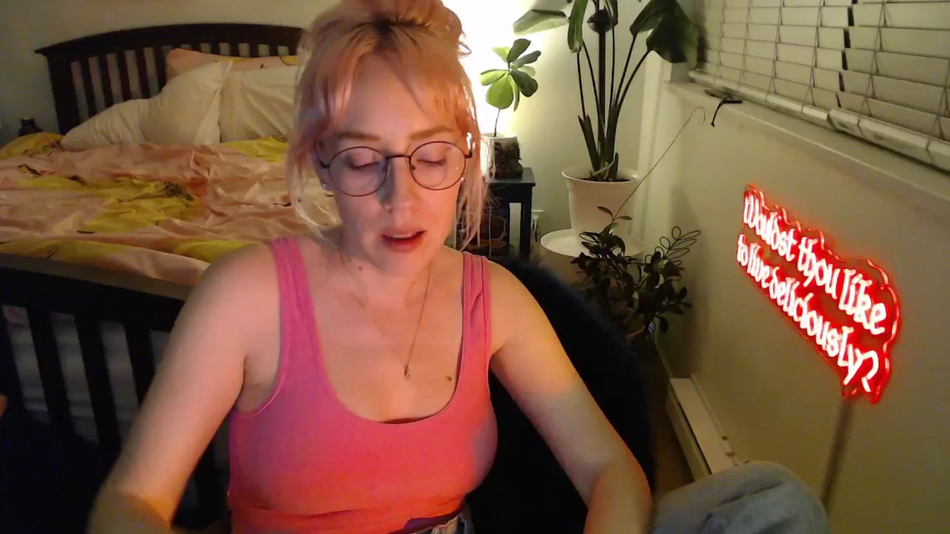 Gallery image thumbnail from NahlaHoney's myfreecams stream on, 10/21/2025, 03:58 image 3 of 20