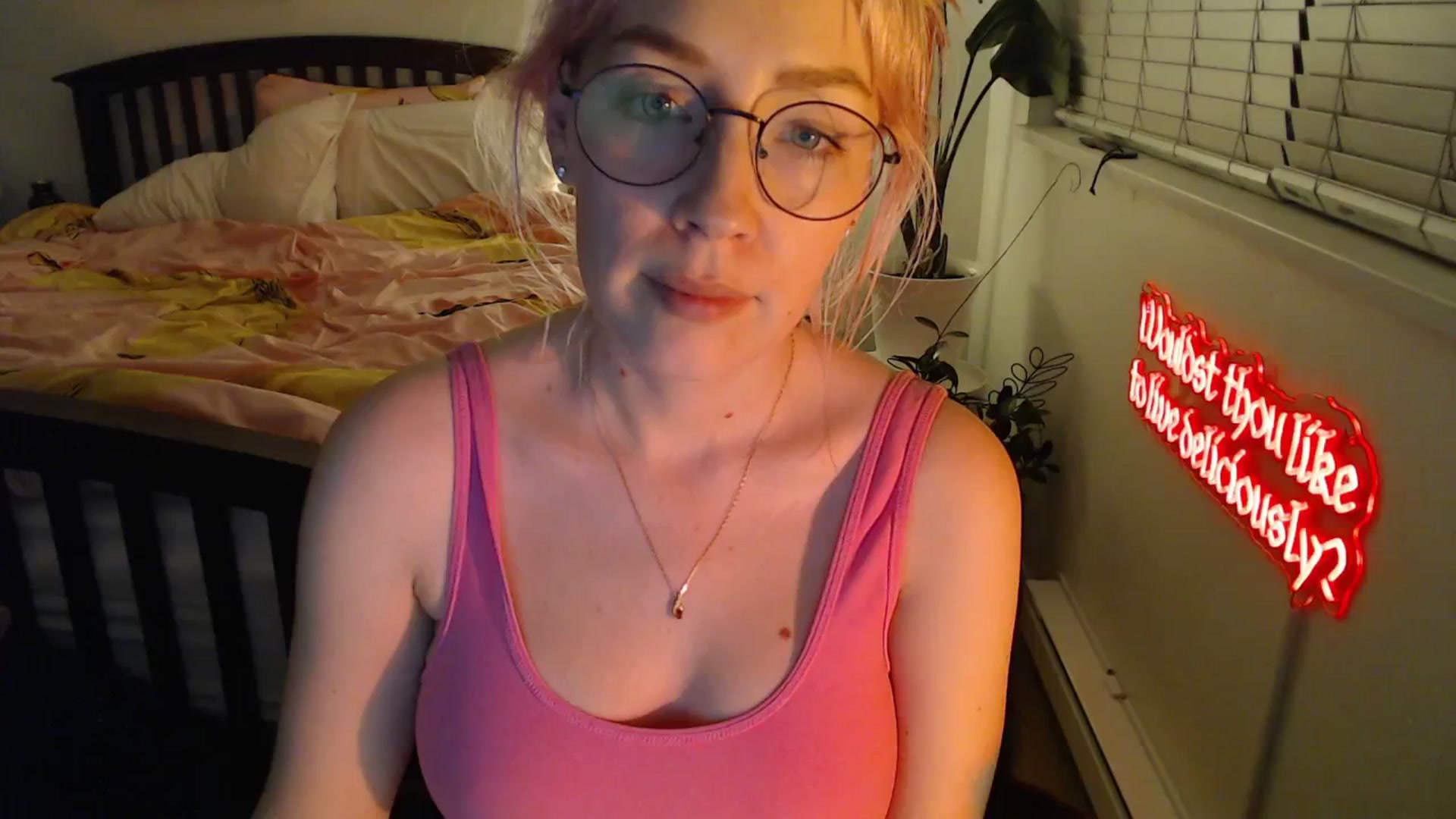 Gallery image thumbnail from NahlaHoney's myfreecams stream on, 10/21/2025, 03:58 image 1 of 20