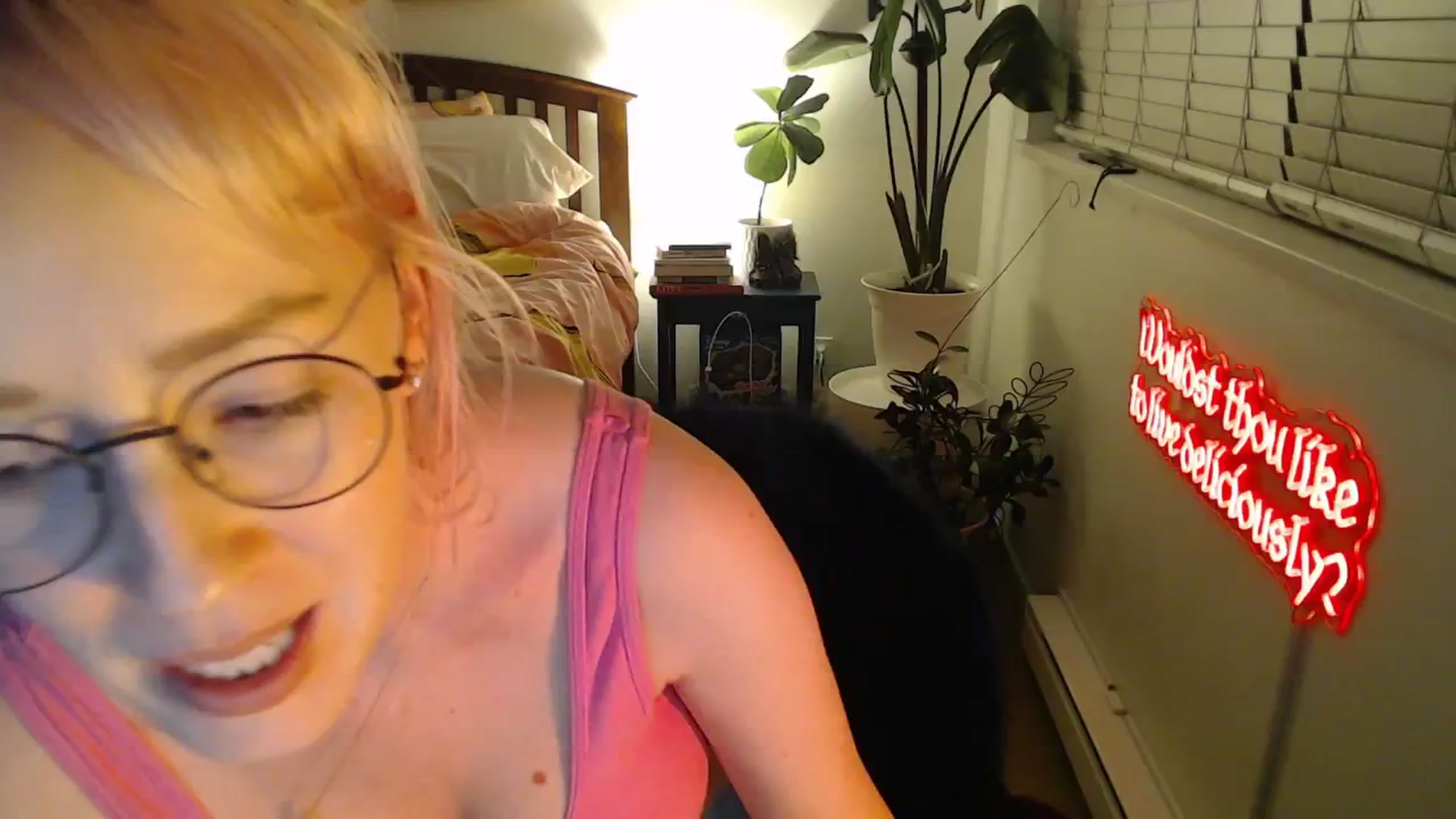 Gallery image thumbnail from NahlaHoney's myfreecams stream on, 10/21/2025, 03:58 image 7 of 20