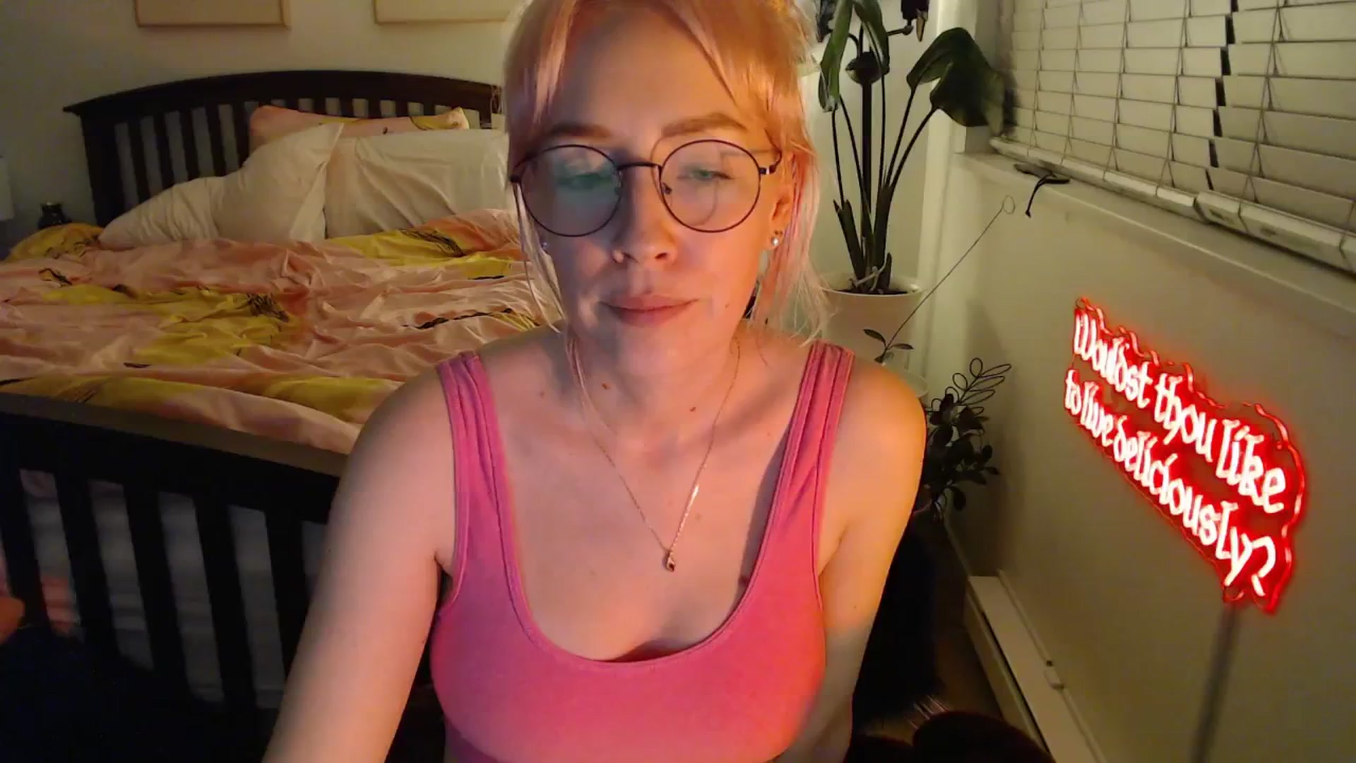 Gallery image thumbnail from NahlaHoney's myfreecams stream on, 10/21/2025, 03:58 image 17 of 20