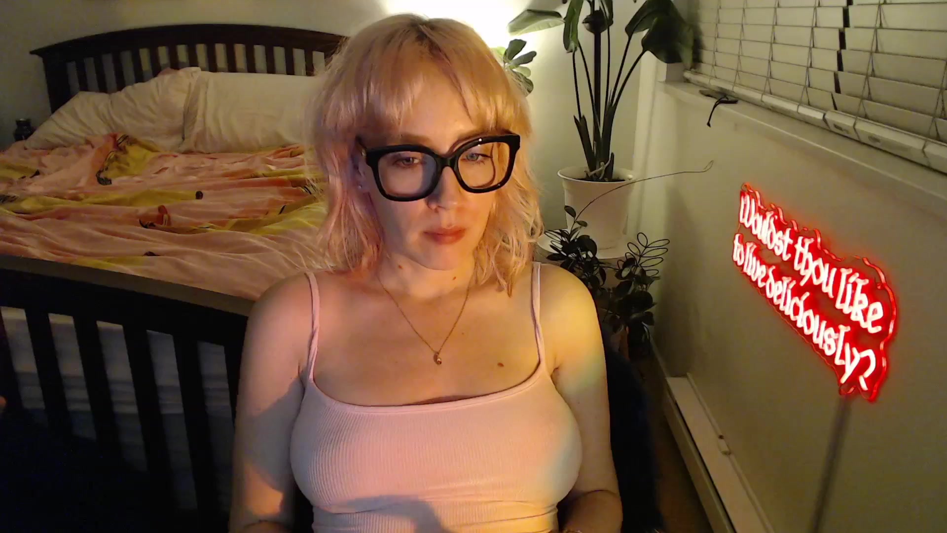 Gallery image thumbnail from NahlaHoney's myfreecams stream on, 10/22/2025, 03:41 image 5 of 20