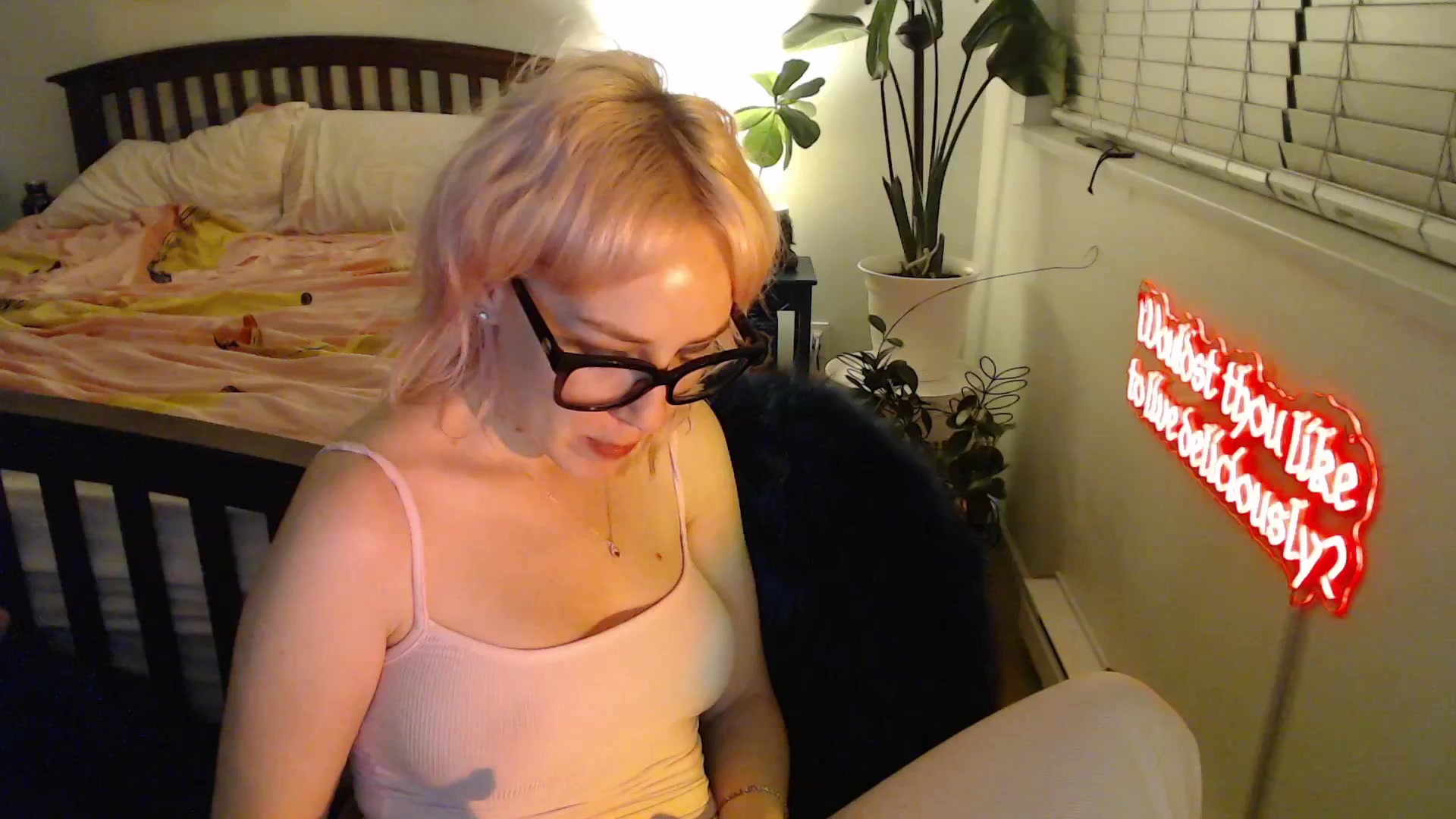 Gallery image thumbnail from NahlaHoney's myfreecams stream on, 10/22/2025, 03:41 image 14 of 20