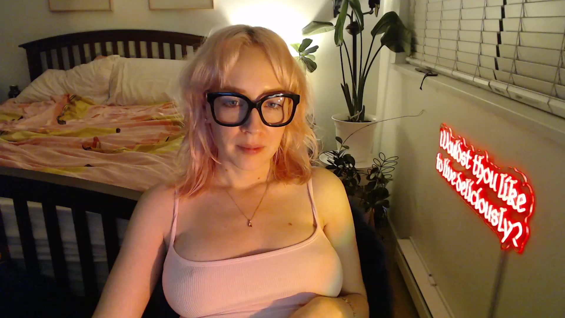 Gallery image thumbnail from NahlaHoney's myfreecams stream on, 10/22/2025, 03:41 image 3 of 20