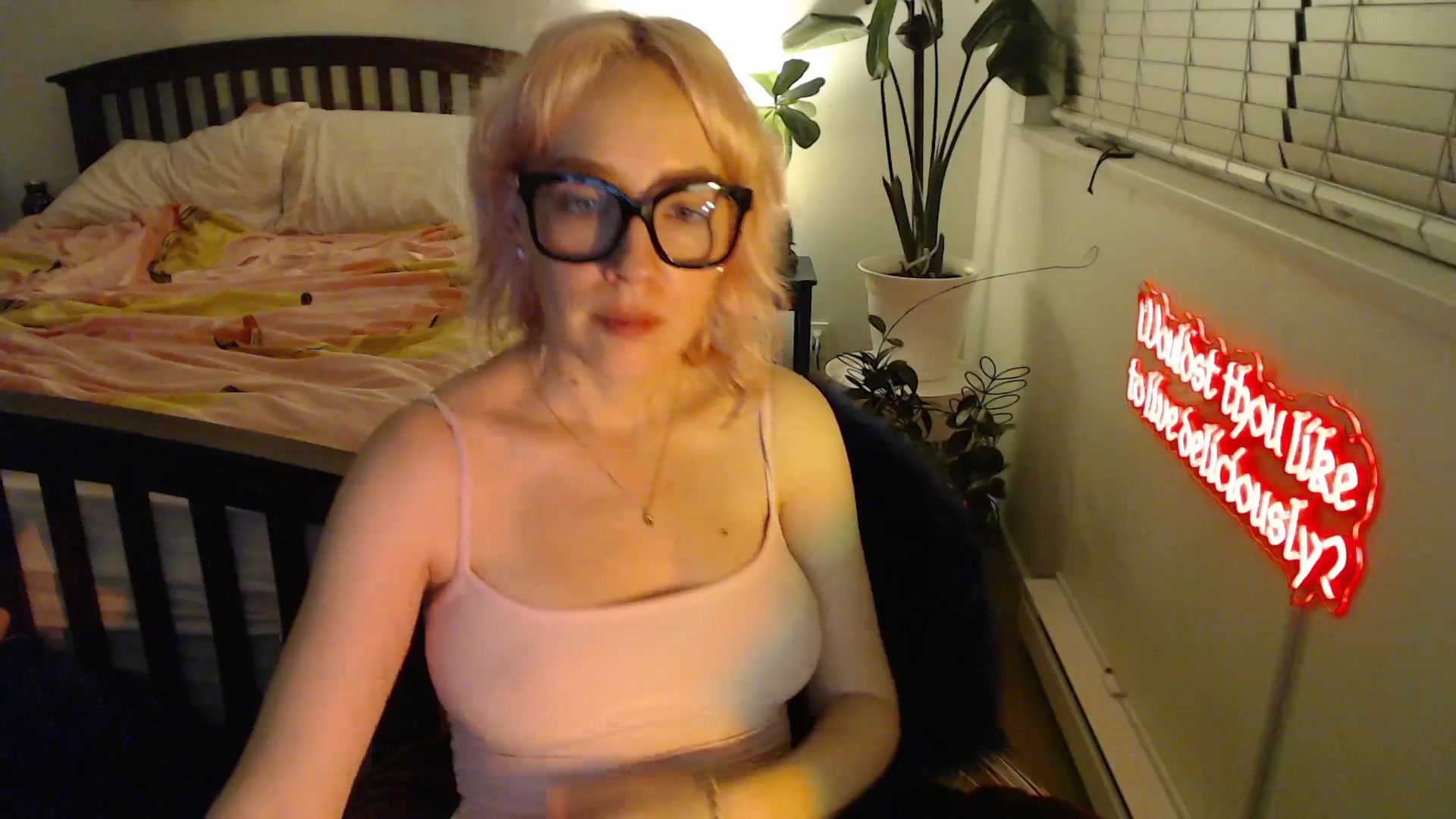 Gallery image thumbnail from NahlaHoney's myfreecams stream on, 10/22/2025, 03:41 image 12 of 20