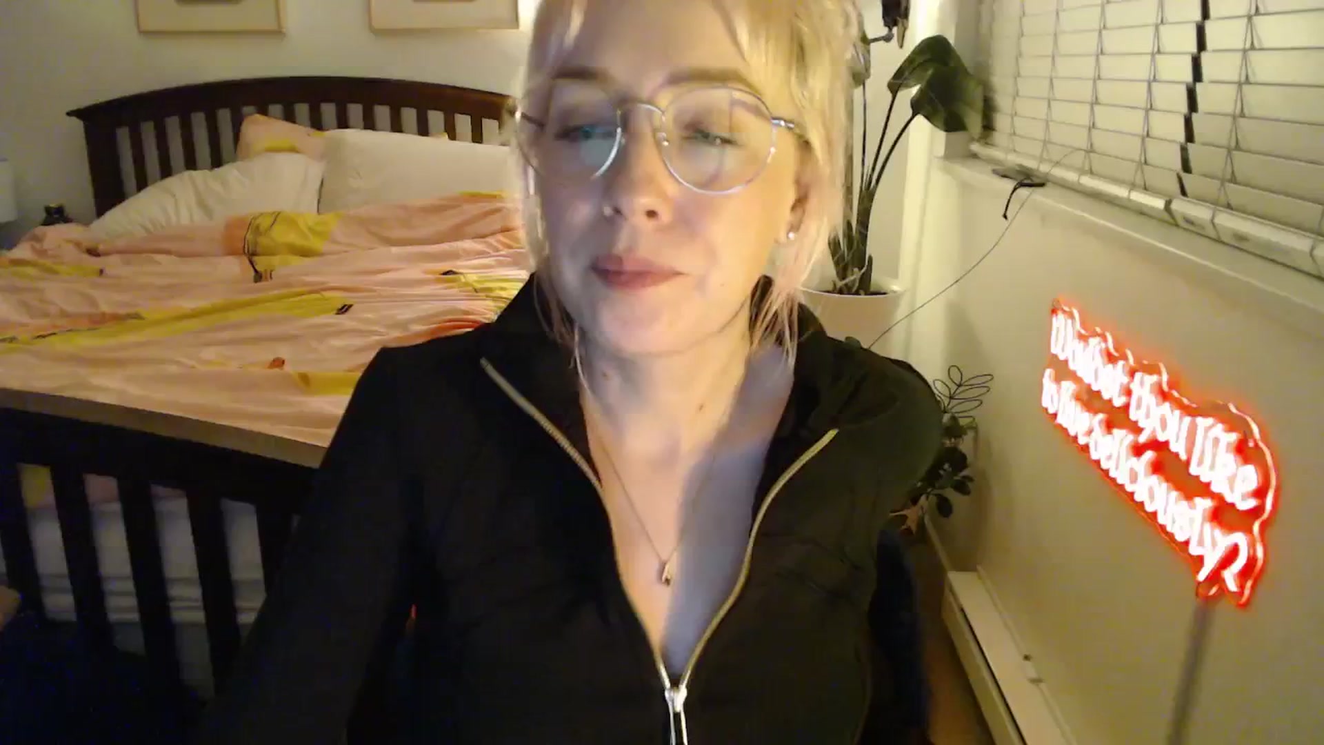 Gallery image thumbnail from NahlaHoney's myfreecams stream on, 10/24/2025, 04:00 image 7 of 20