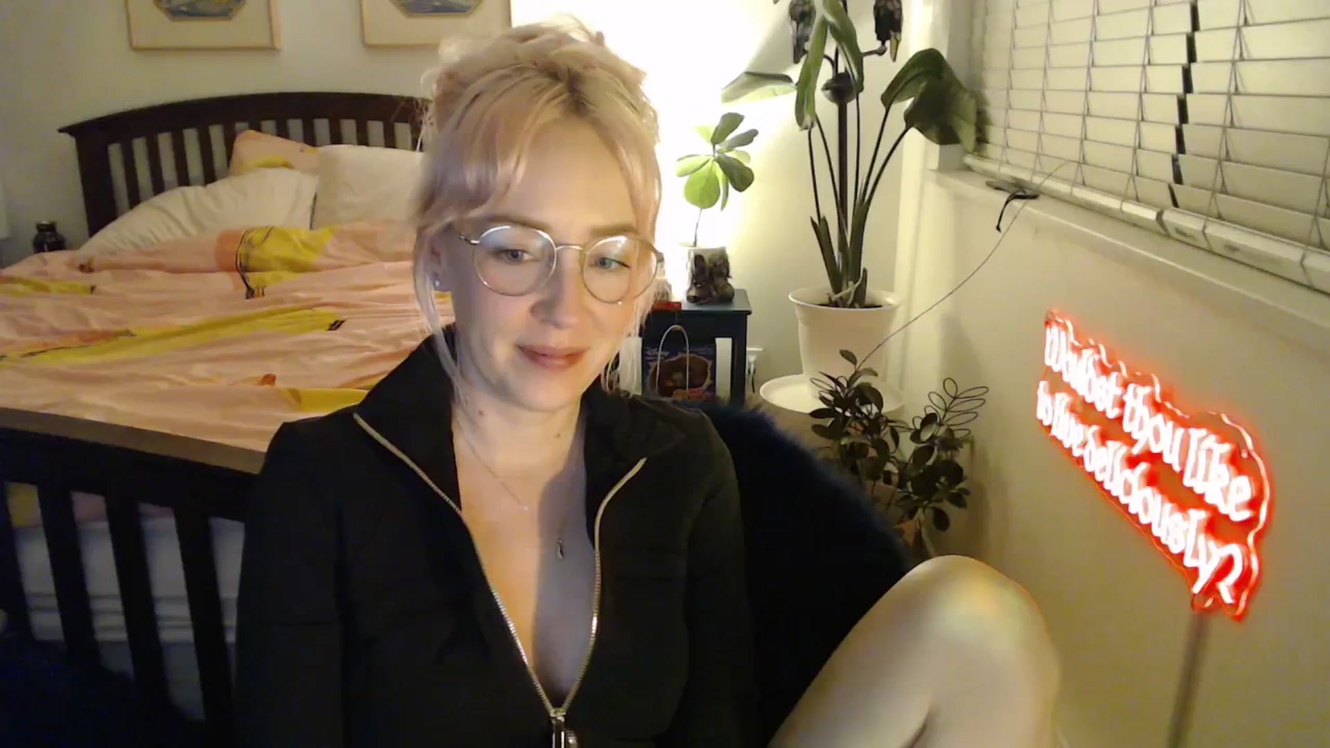 Gallery image thumbnail from NahlaHoney's myfreecams stream on, 10/24/2025, 04:00 image 1 of 20