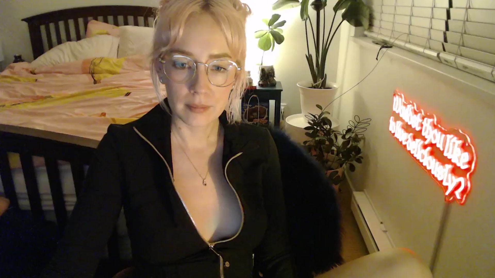 Gallery image thumbnail from NahlaHoney's myfreecams stream on, 10/24/2025, 04:00 image 10 of 20