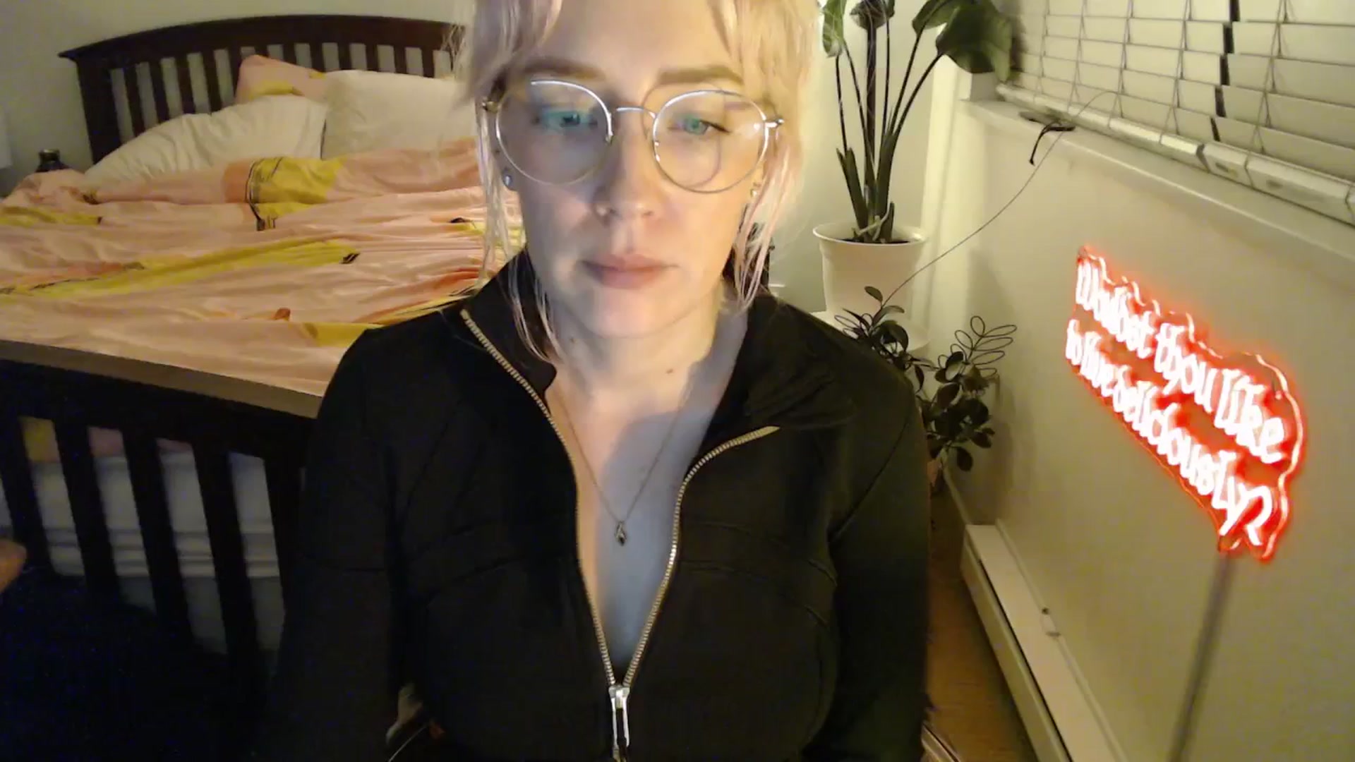 Gallery image thumbnail from NahlaHoney's myfreecams stream on, 10/24/2025, 04:00 image 16 of 20