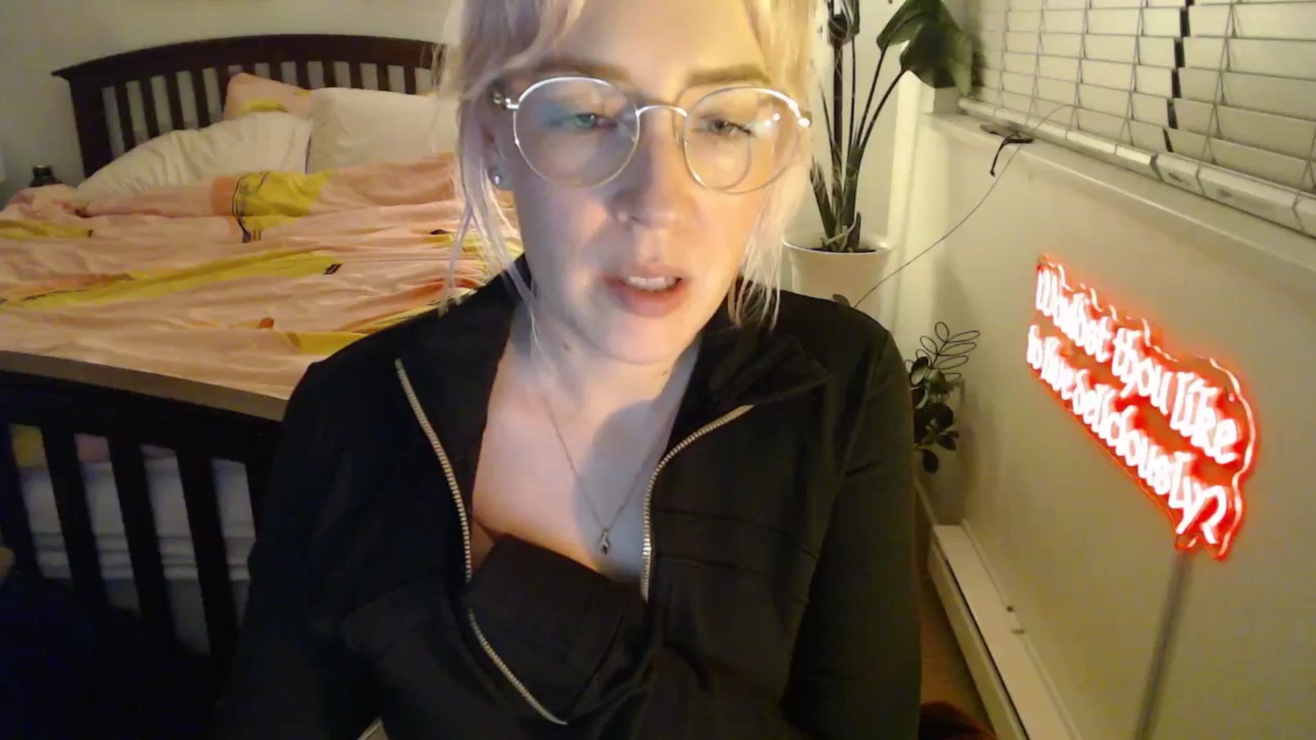 Gallery image thumbnail from NahlaHoney's myfreecams stream on, 10/24/2025, 04:00 image 2 of 20