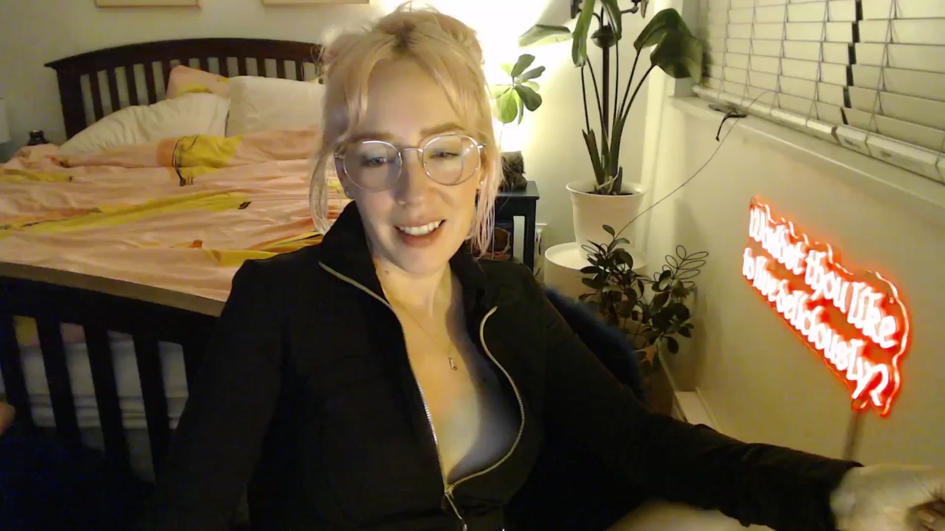 Gallery image thumbnail from NahlaHoney's myfreecams stream on, 10/24/2025, 04:00 image 8 of 20