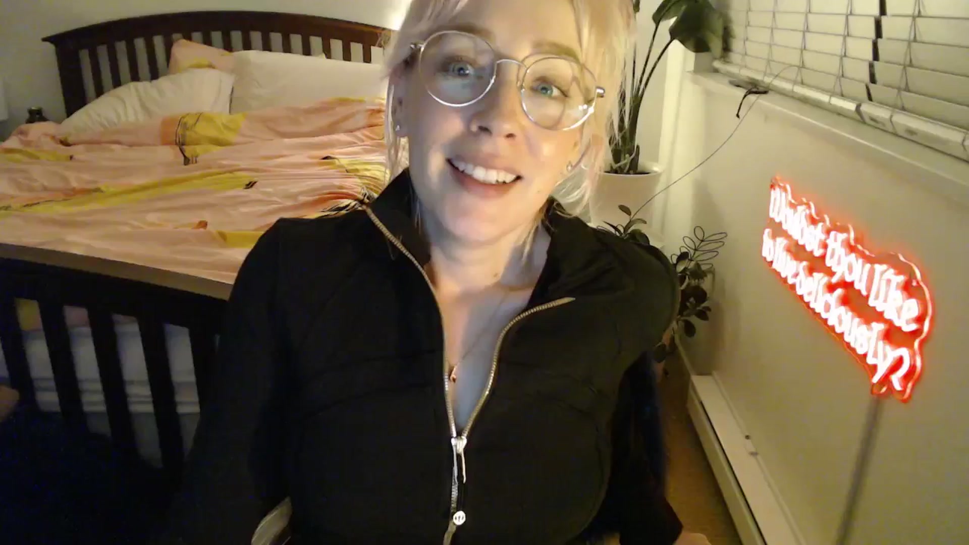Gallery image thumbnail from NahlaHoney's myfreecams stream on, 10/24/2025, 04:00 image 17 of 20