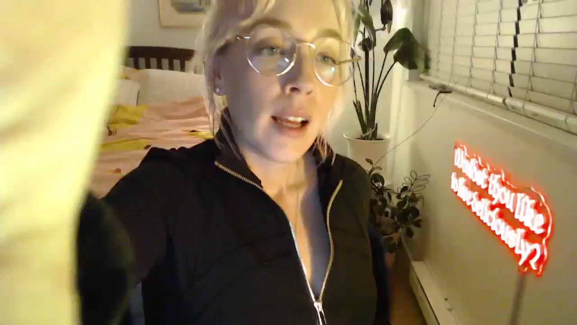 Gallery image thumbnail from NahlaHoney's myfreecams stream on, 10/24/2025, 04:00 image 4 of 20