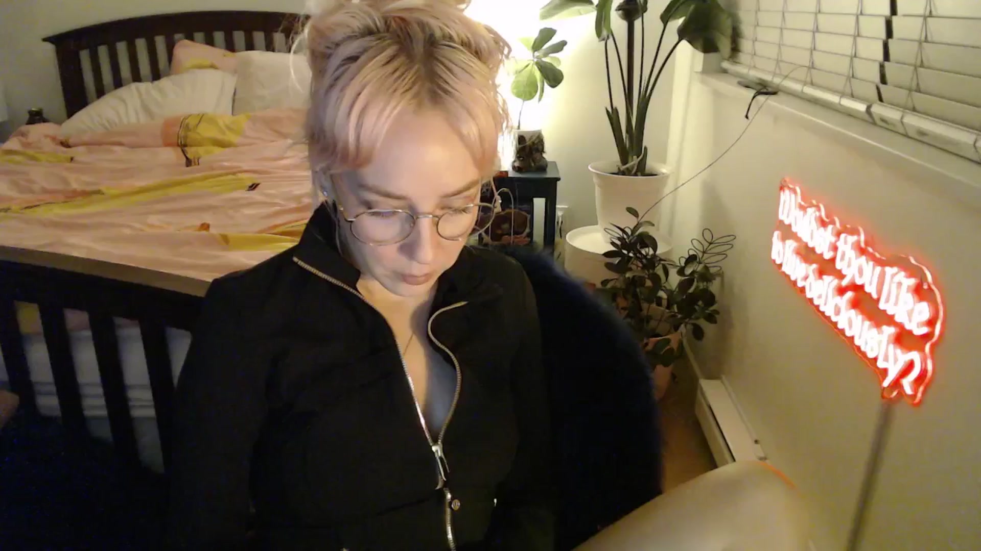 Gallery image thumbnail from NahlaHoney's myfreecams stream on, 10/24/2025, 04:00 image 15 of 20