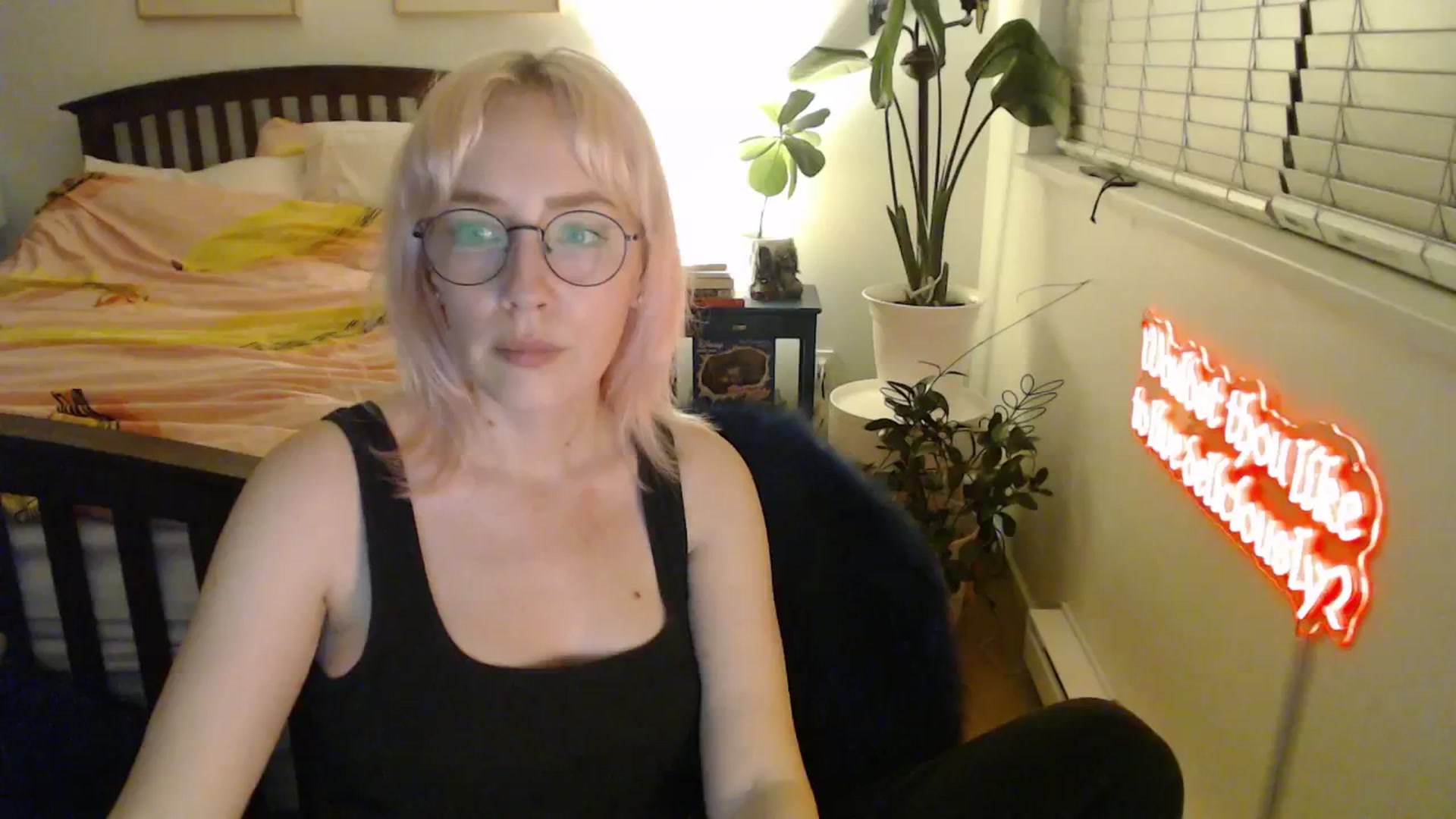 Gallery image thumbnail from NahlaHoney's myfreecams stream on, 10/28/2025, 02:55 image 5 of 20