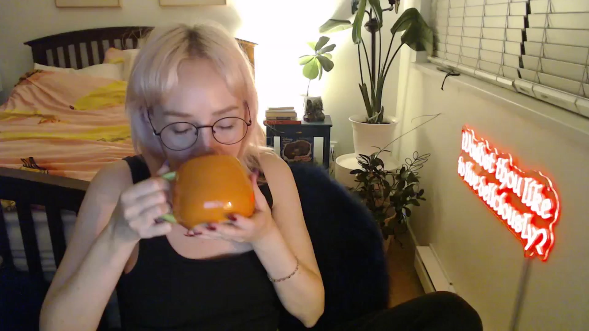 Gallery image thumbnail from NahlaHoney's myfreecams stream on, 10/28/2025, 02:55 image 2 of 20