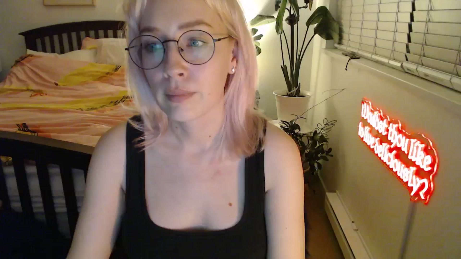 Gallery image thumbnail from NahlaHoney's myfreecams stream on, 10/28/2025, 02:55 image 10 of 20