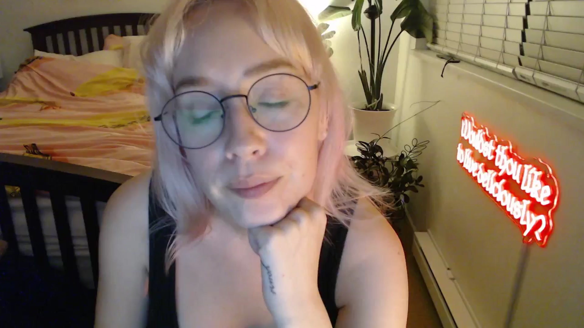Gallery image thumbnail from NahlaHoney's myfreecams stream on, 10/28/2025, 02:55 image 15 of 20
