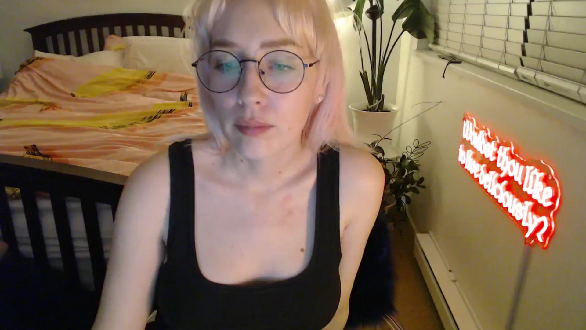Gallery image thumbnail from NahlaHoney's myfreecams stream on, 10/28/2025, 02:55 image 14 of 20