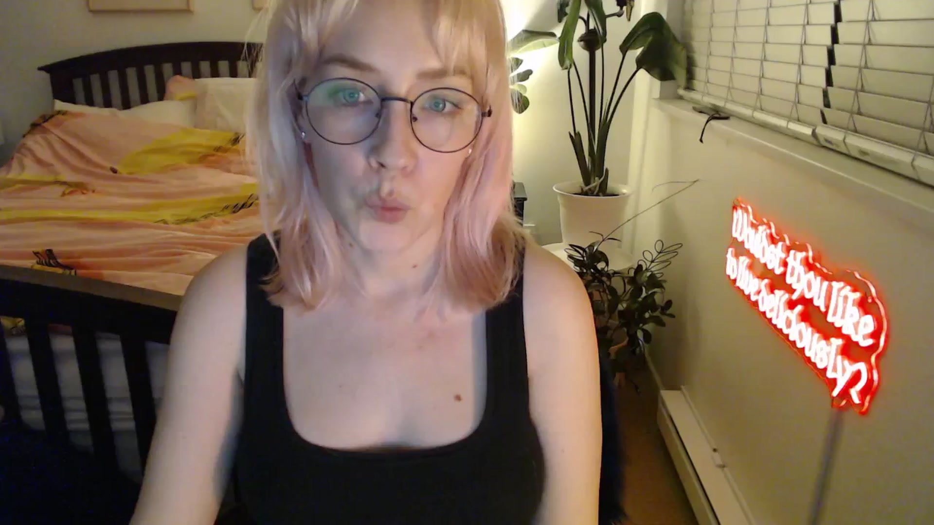 Gallery image thumbnail from NahlaHoney's myfreecams stream on, 10/28/2025, 02:55 image 9 of 20