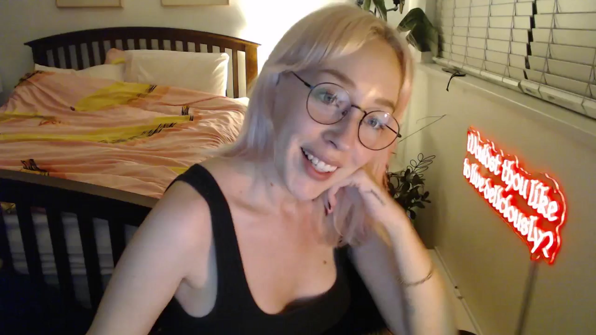 Gallery image thumbnail from NahlaHoney's myfreecams stream on, 10/28/2025, 02:55 image 3 of 20