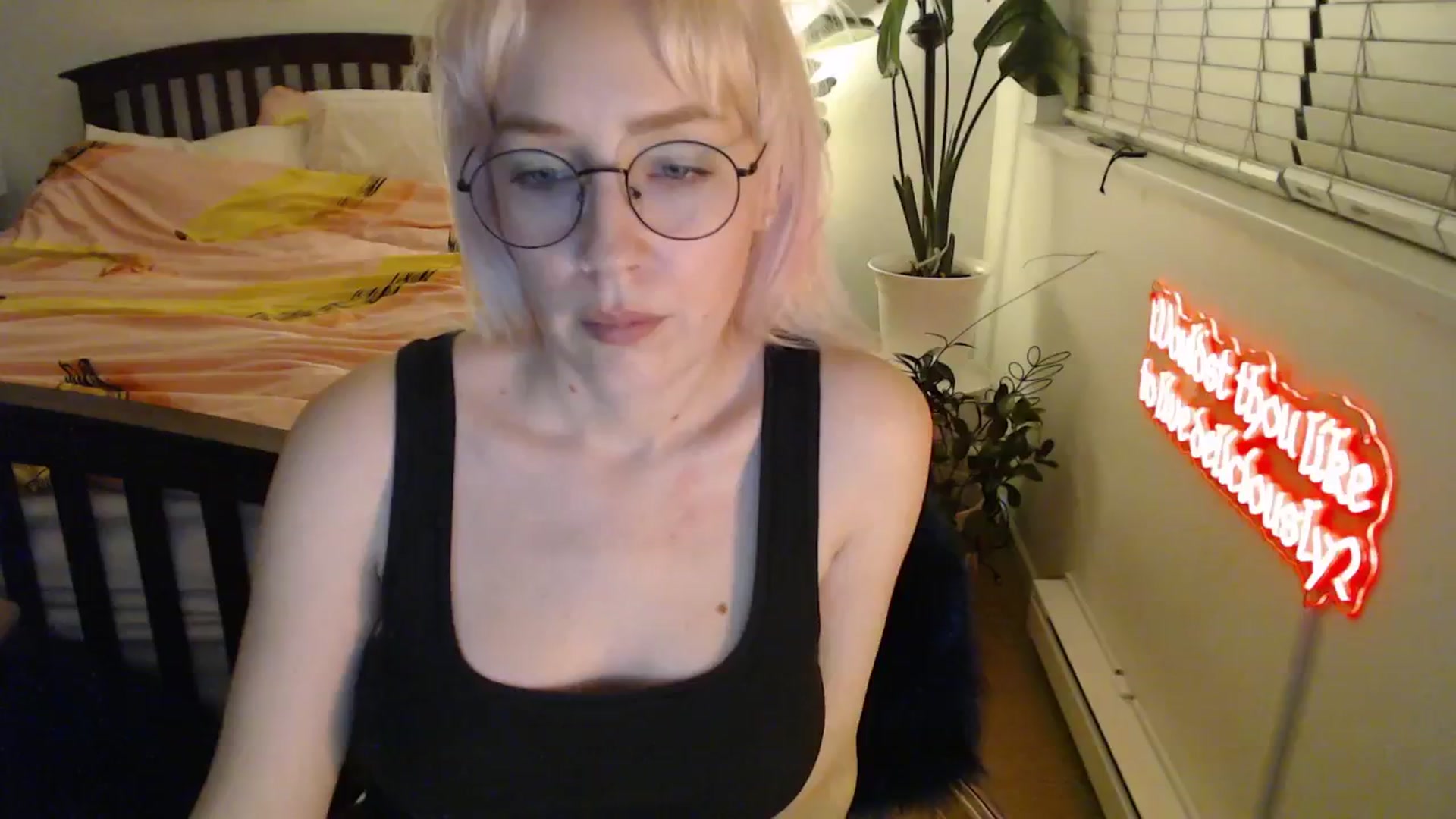 Gallery image thumbnail from NahlaHoney's myfreecams stream on, 10/28/2025, 02:55 image 13 of 20