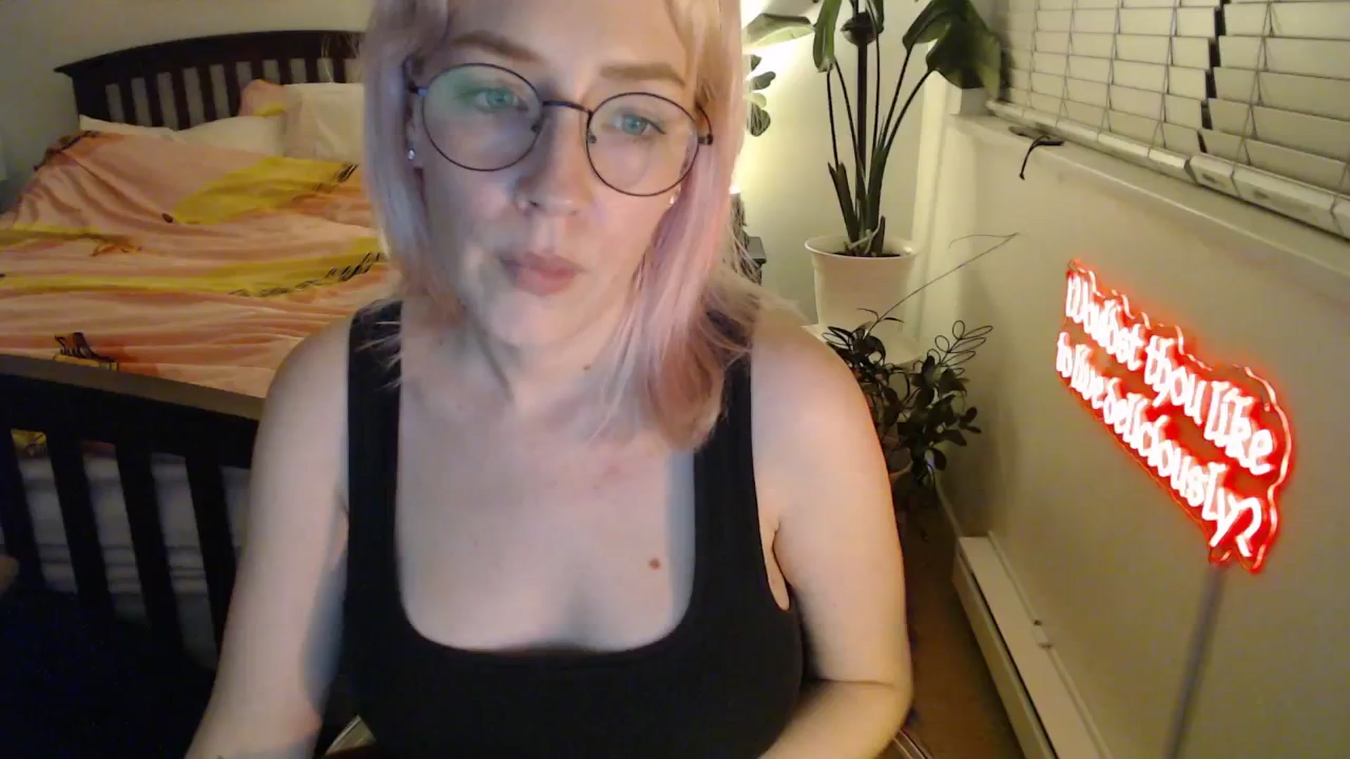 Gallery image thumbnail from NahlaHoney's myfreecams stream on, 10/28/2025, 02:55 image 17 of 20