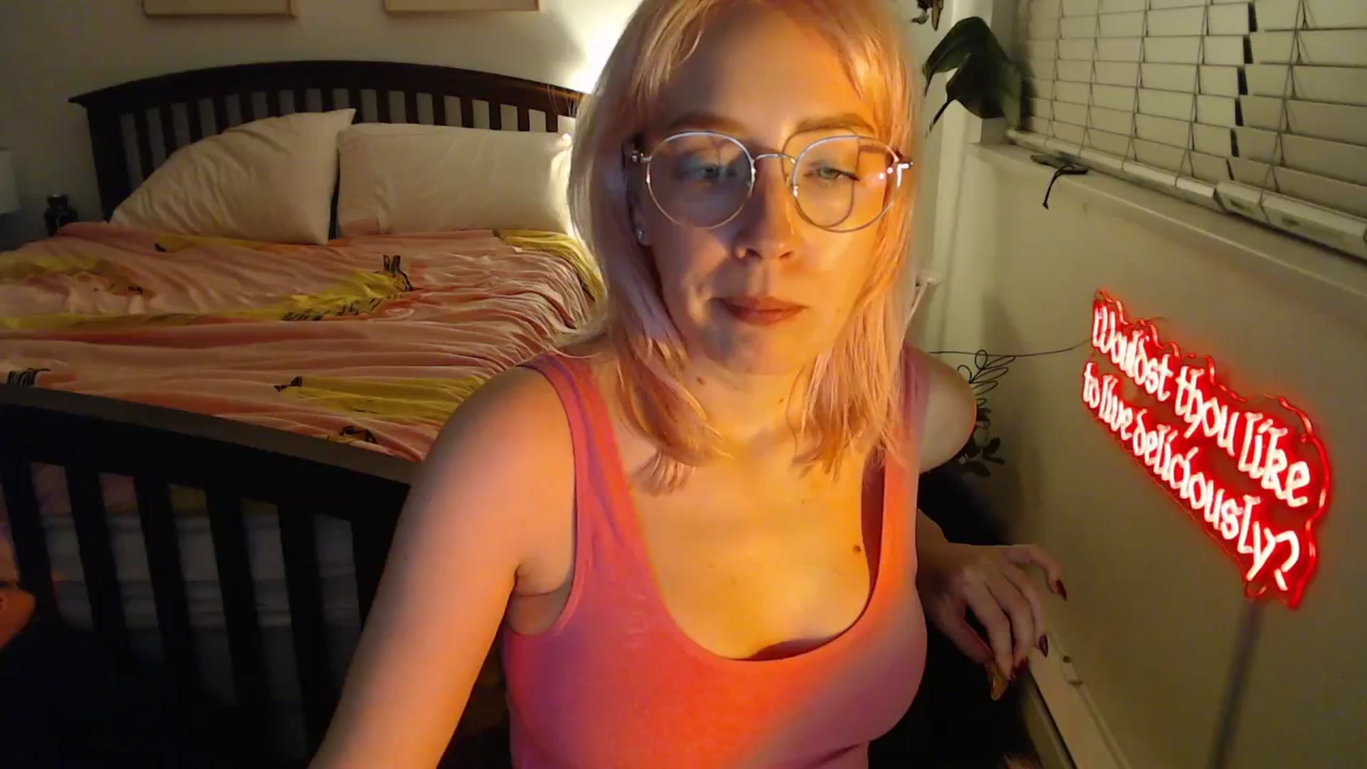 Gallery image thumbnail from NahlaHoney's myfreecams stream on, 10/29/2025, 03:40 image 6 of 20