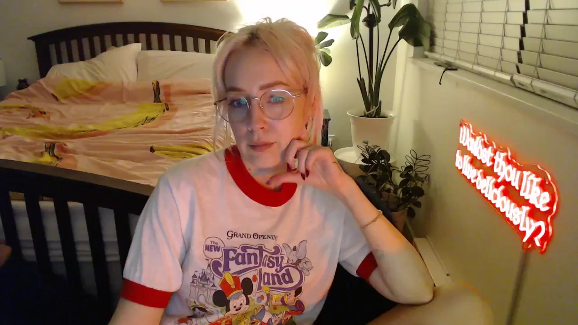 Gallery image thumbnail from NahlaHoney's myfreecams stream on, 10/30/2025, 03:53 image 1 of 20