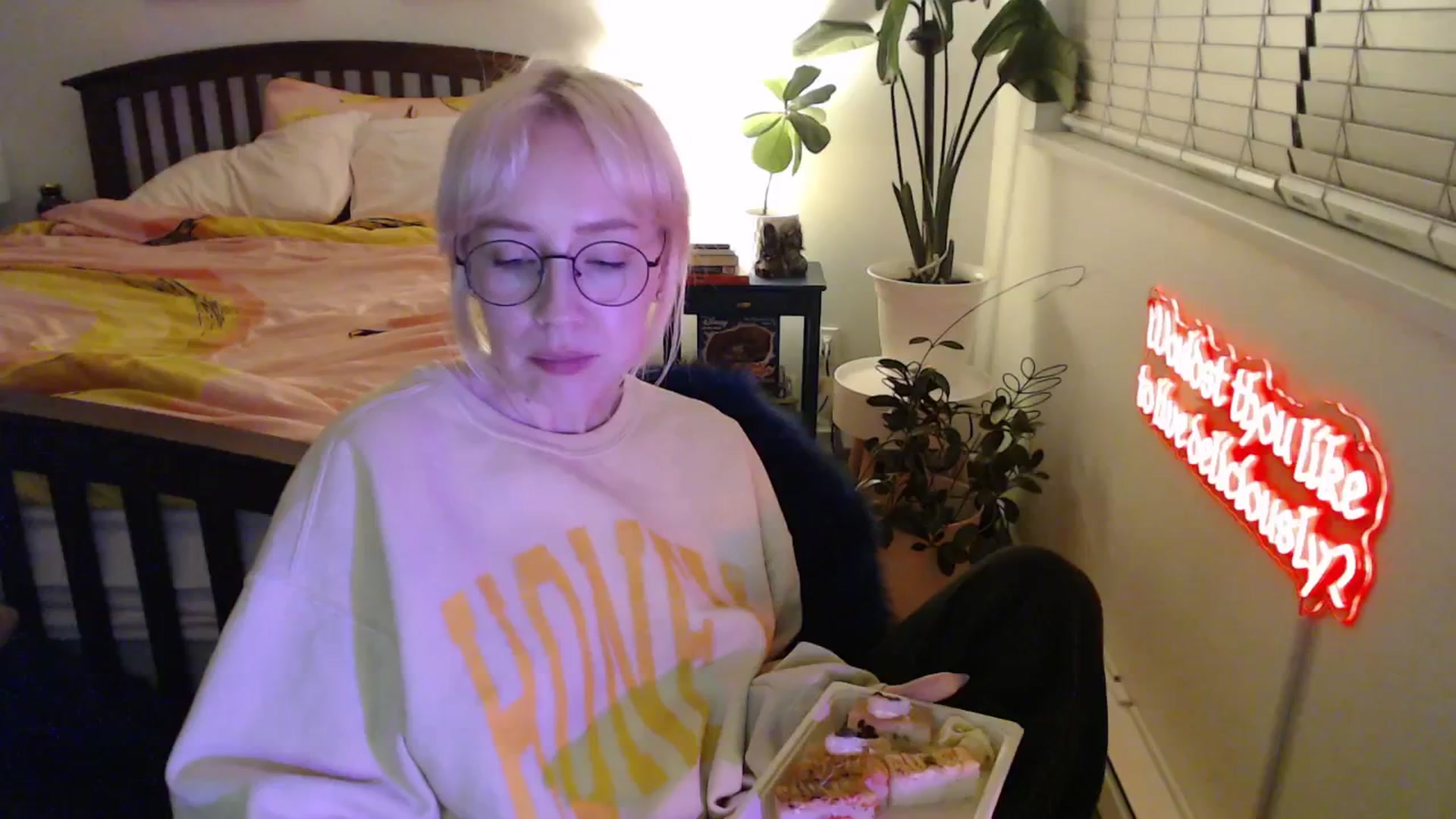 Gallery image thumbnail from NahlaHoney's myfreecams stream on, 10/31/2025, 04:49 image 6 of 20