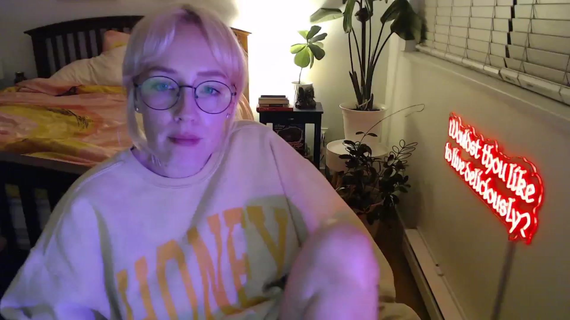 Gallery image thumbnail from NahlaHoney's myfreecams stream on, 10/31/2025, 04:49 image 7 of 20