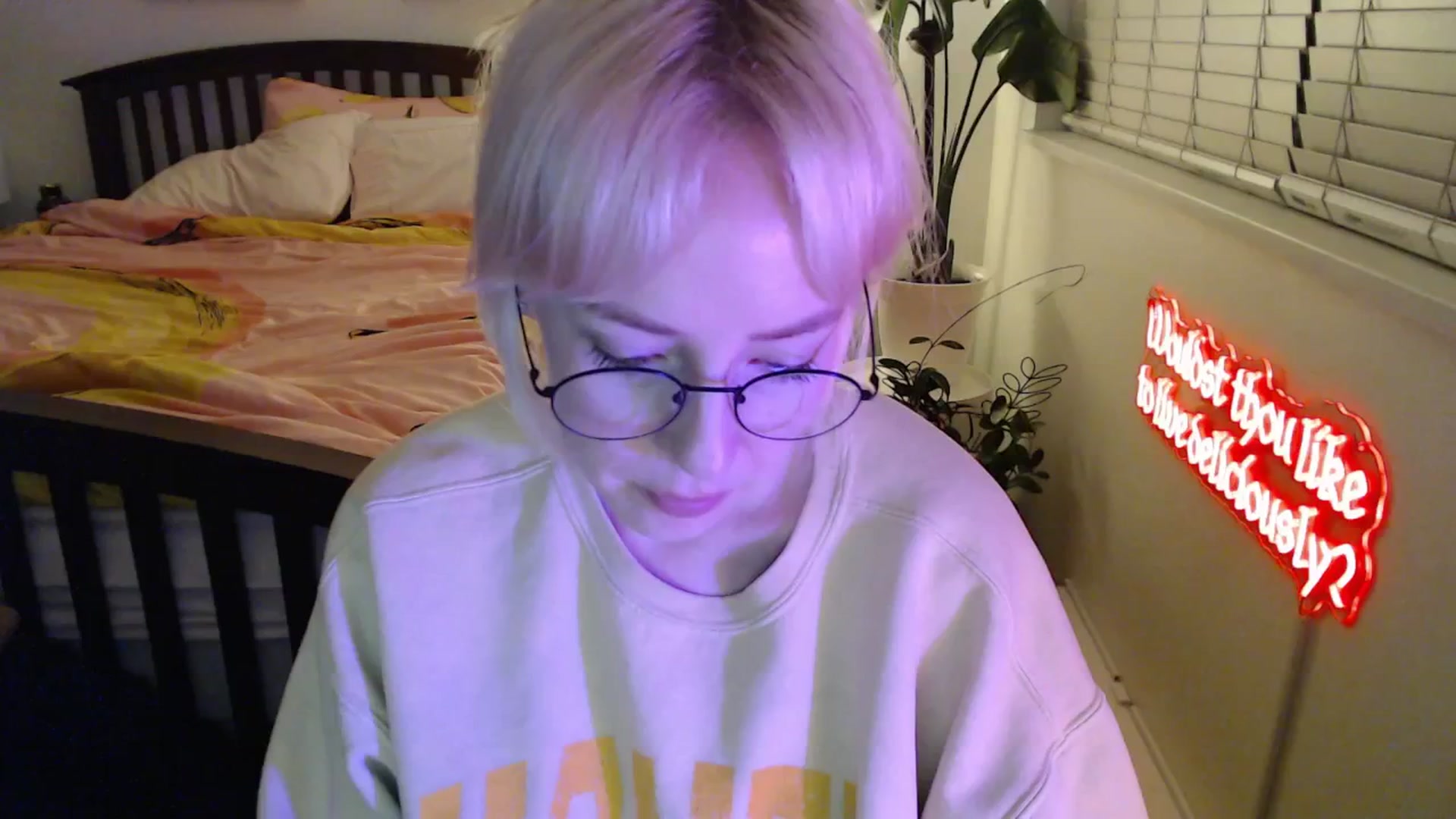 Gallery image thumbnail from NahlaHoney's myfreecams stream on, 10/31/2025, 04:49 image 4 of 20