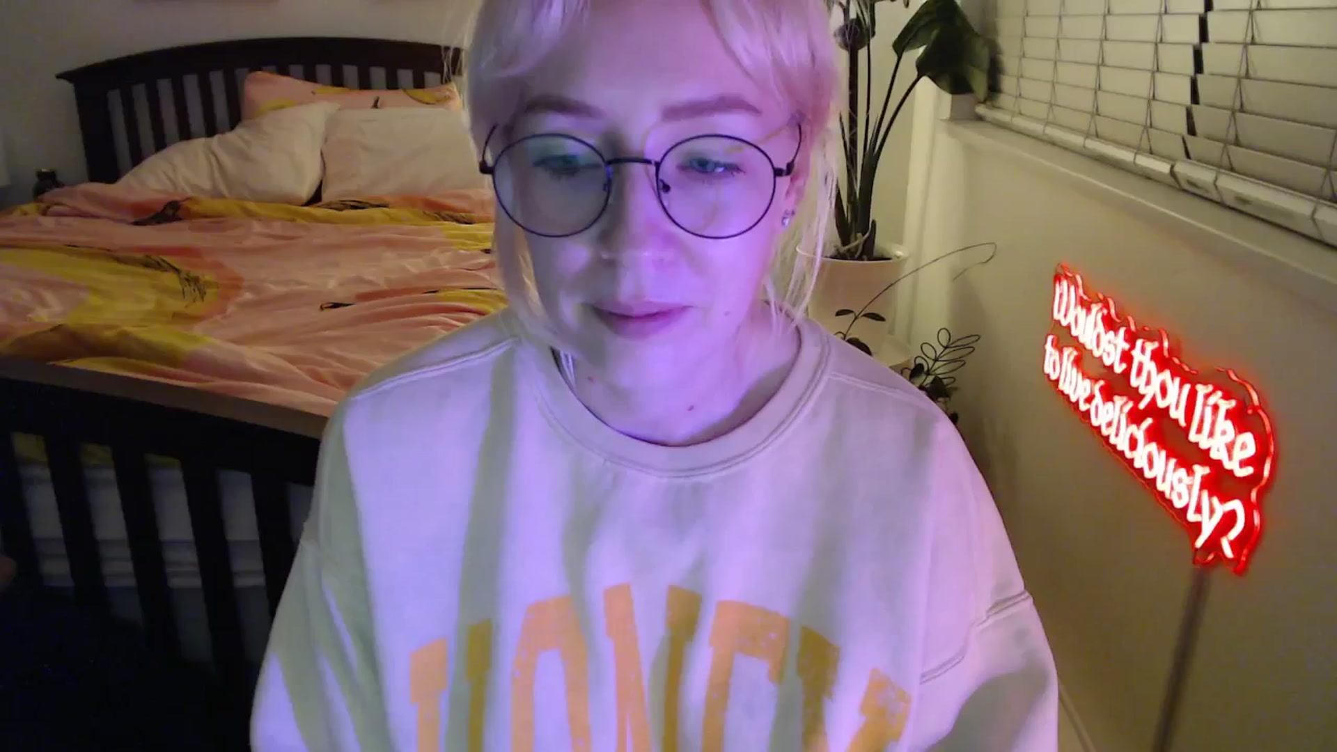 Gallery image thumbnail from NahlaHoney's myfreecams stream on, 10/31/2025, 04:49 image 3 of 20