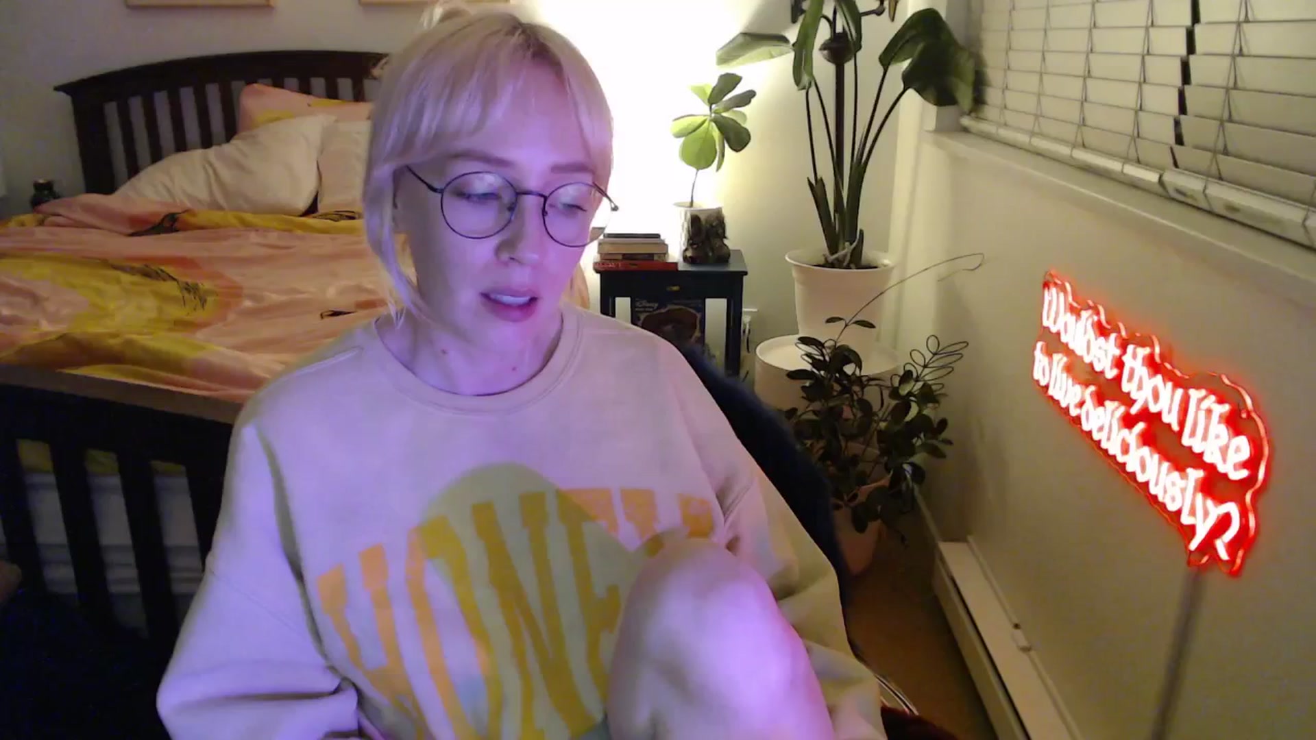 Gallery image thumbnail from NahlaHoney's myfreecams stream on, 10/31/2025, 04:49 image 8 of 20