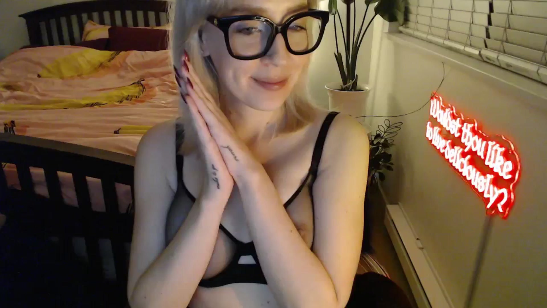 Gallery image thumbnail from NahlaHoney's myfreecams stream on, 11/04/2025, 04:41 image 16 of 20