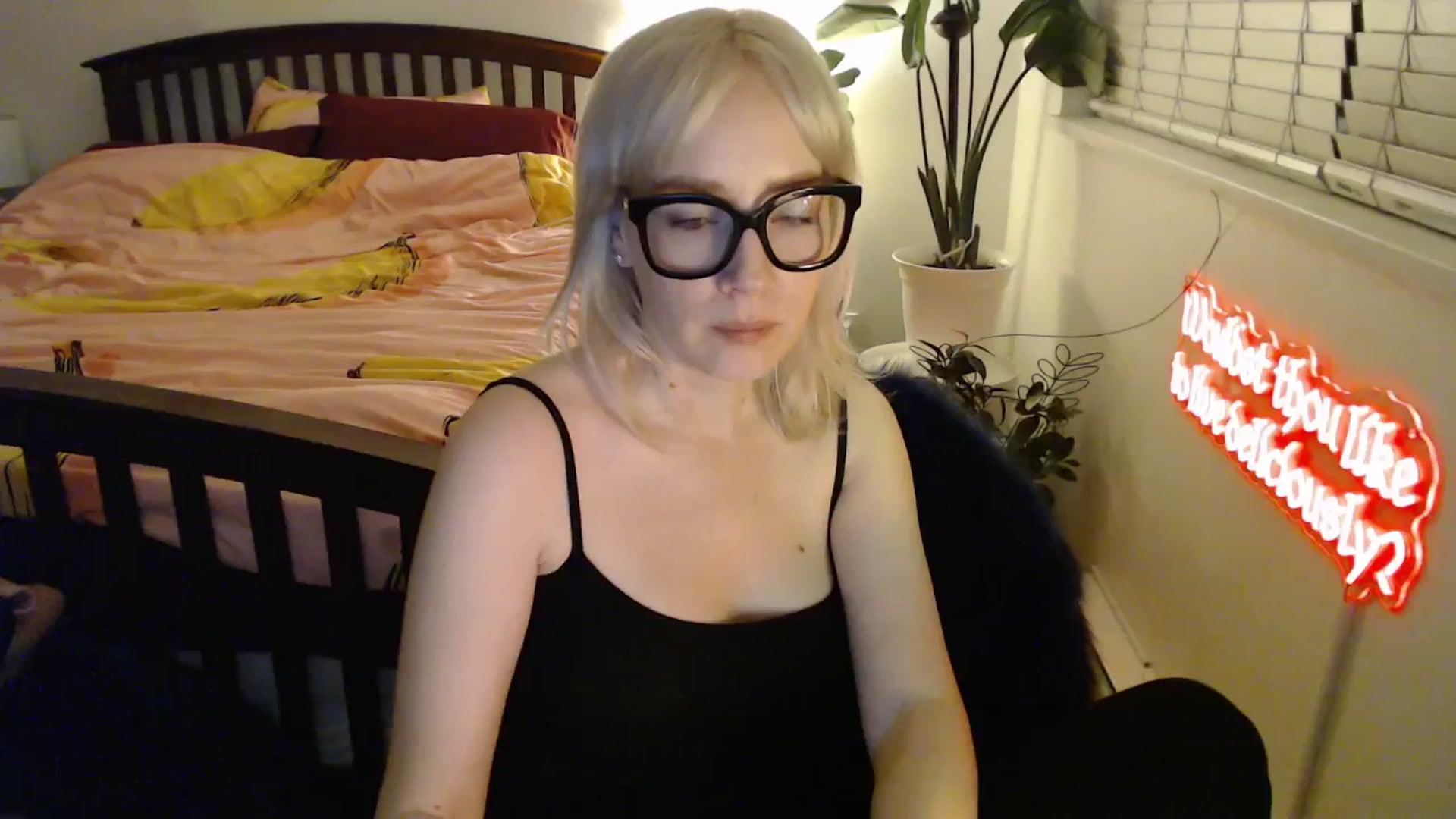 Gallery image thumbnail from NahlaHoney's myfreecams stream on, 11/04/2025, 04:41 image 1 of 20