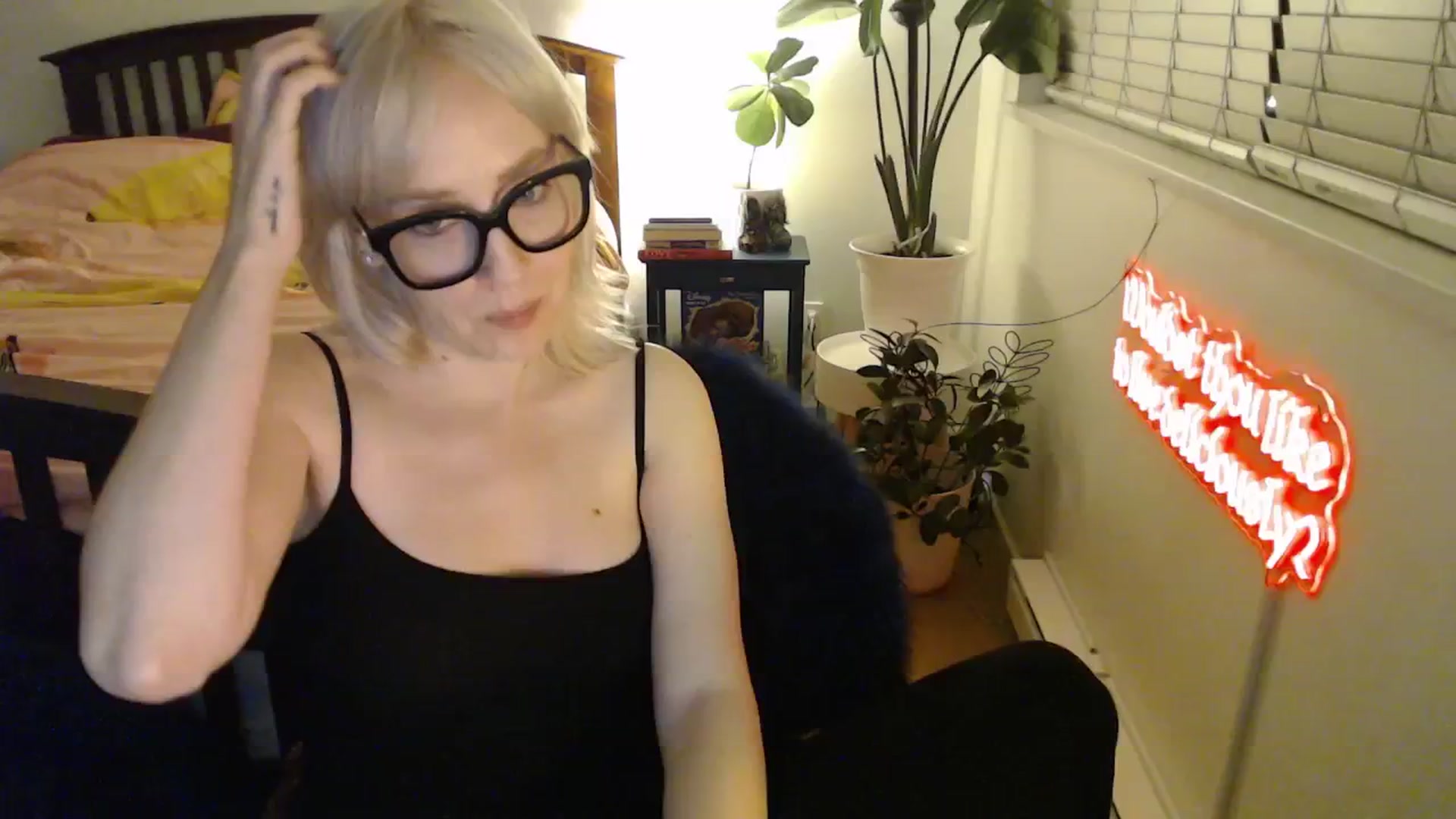 Gallery image thumbnail from NahlaHoney's myfreecams stream on, 11/04/2025, 04:41 image 14 of 20